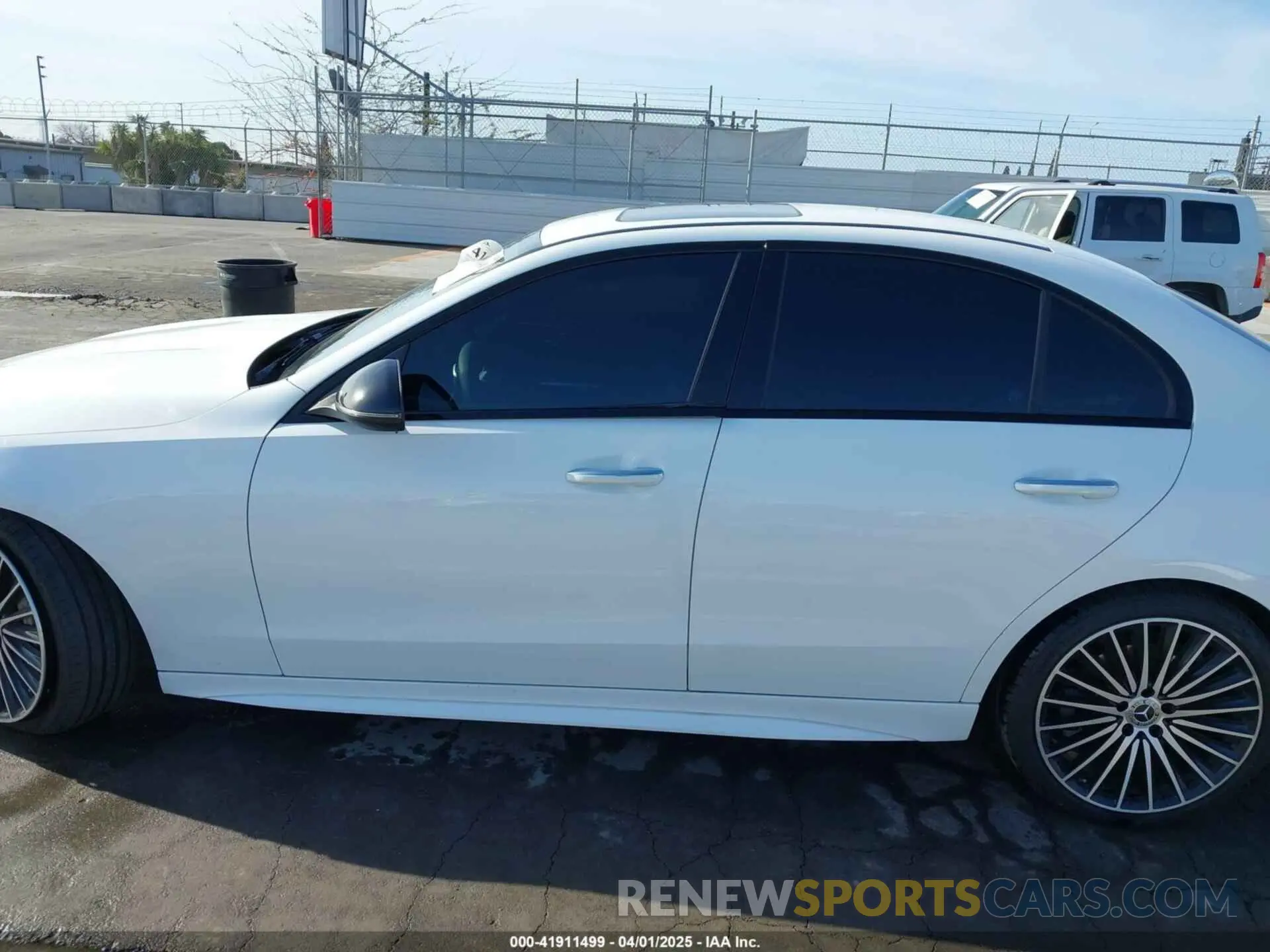 15 fotografías del automóvil dañado W1KAF4GB0PR105246 MERCEDES-BENZ C 300 2023