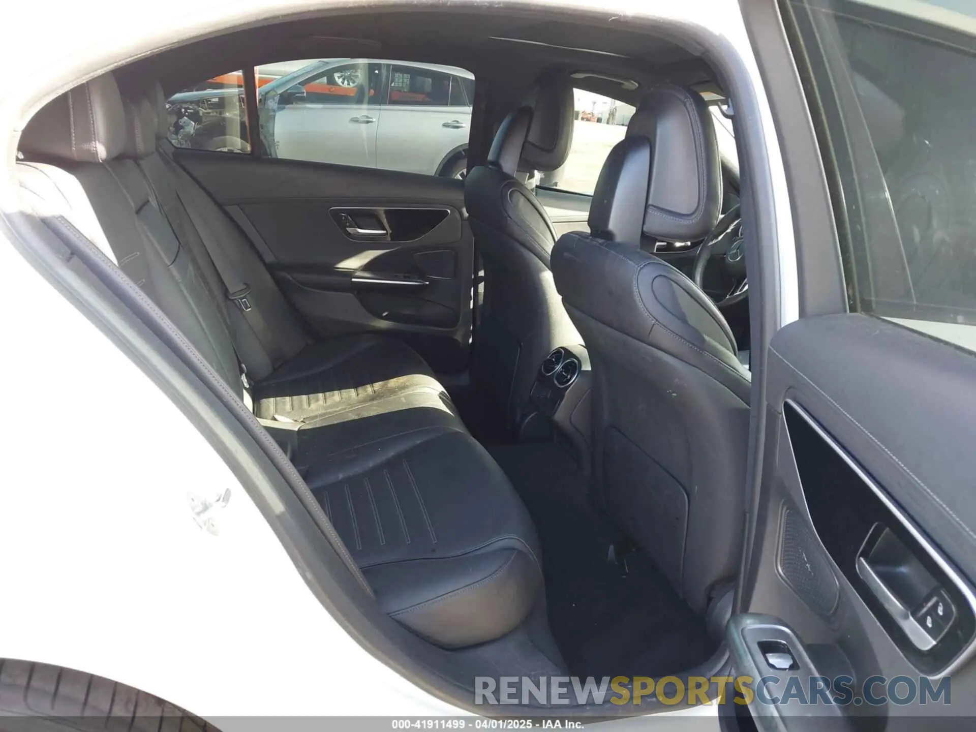 8 fotografías del automóvil dañado W1KAF4GB0PR105246 MERCEDES-BENZ C 300 2023
