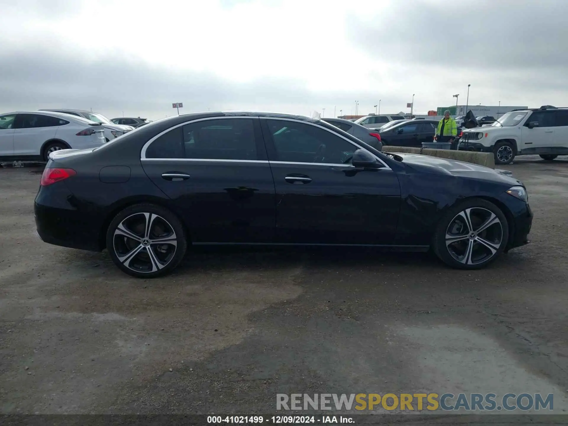 13 fotografías del automóvil dañado W1KAF4GB0PR145603 MERCEDES-BENZ C 300 2023
