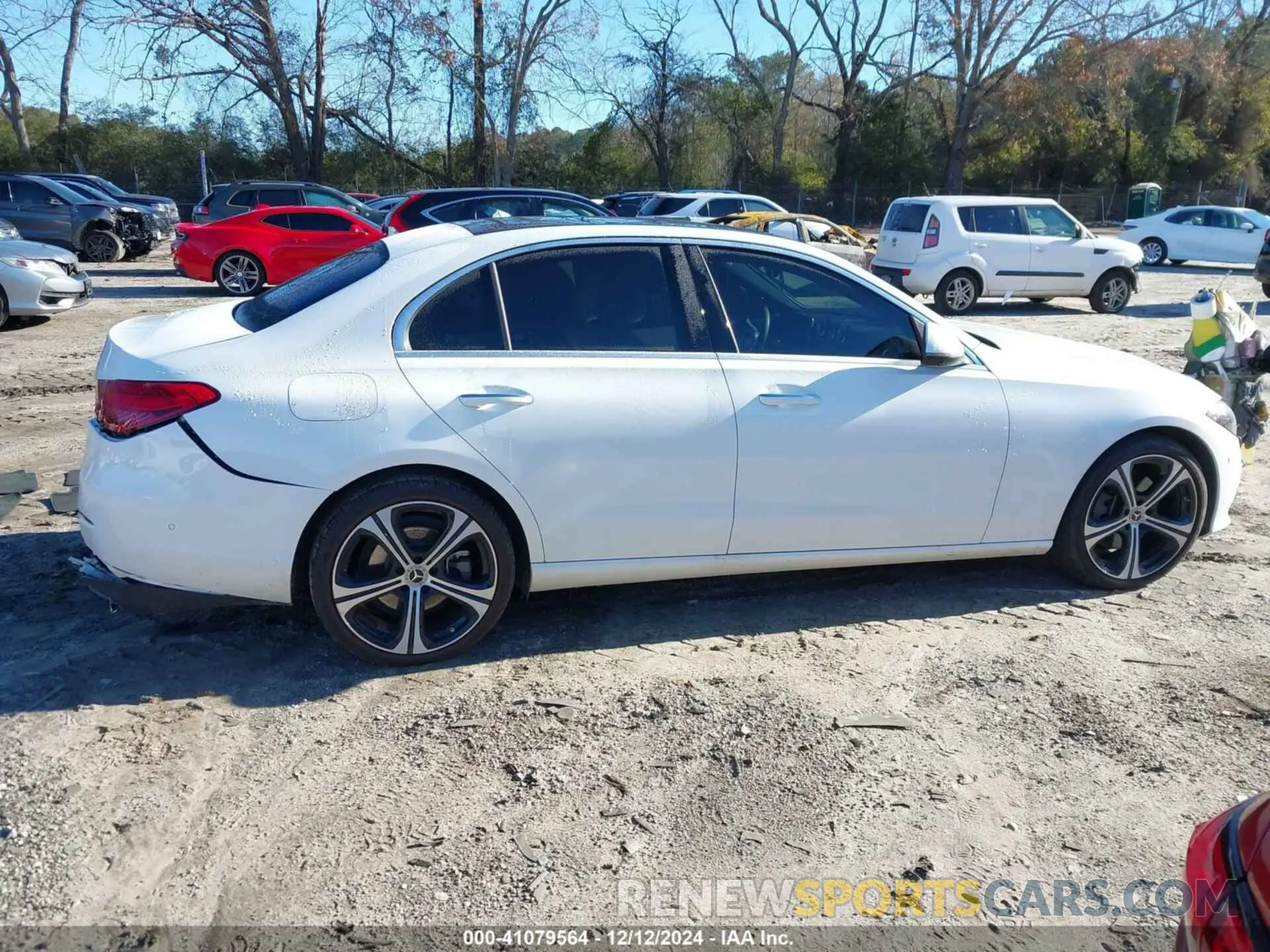 13 fotografías del automóvil dañado W1KAF4GB0PR147044 MERCEDES-BENZ C 300 2023