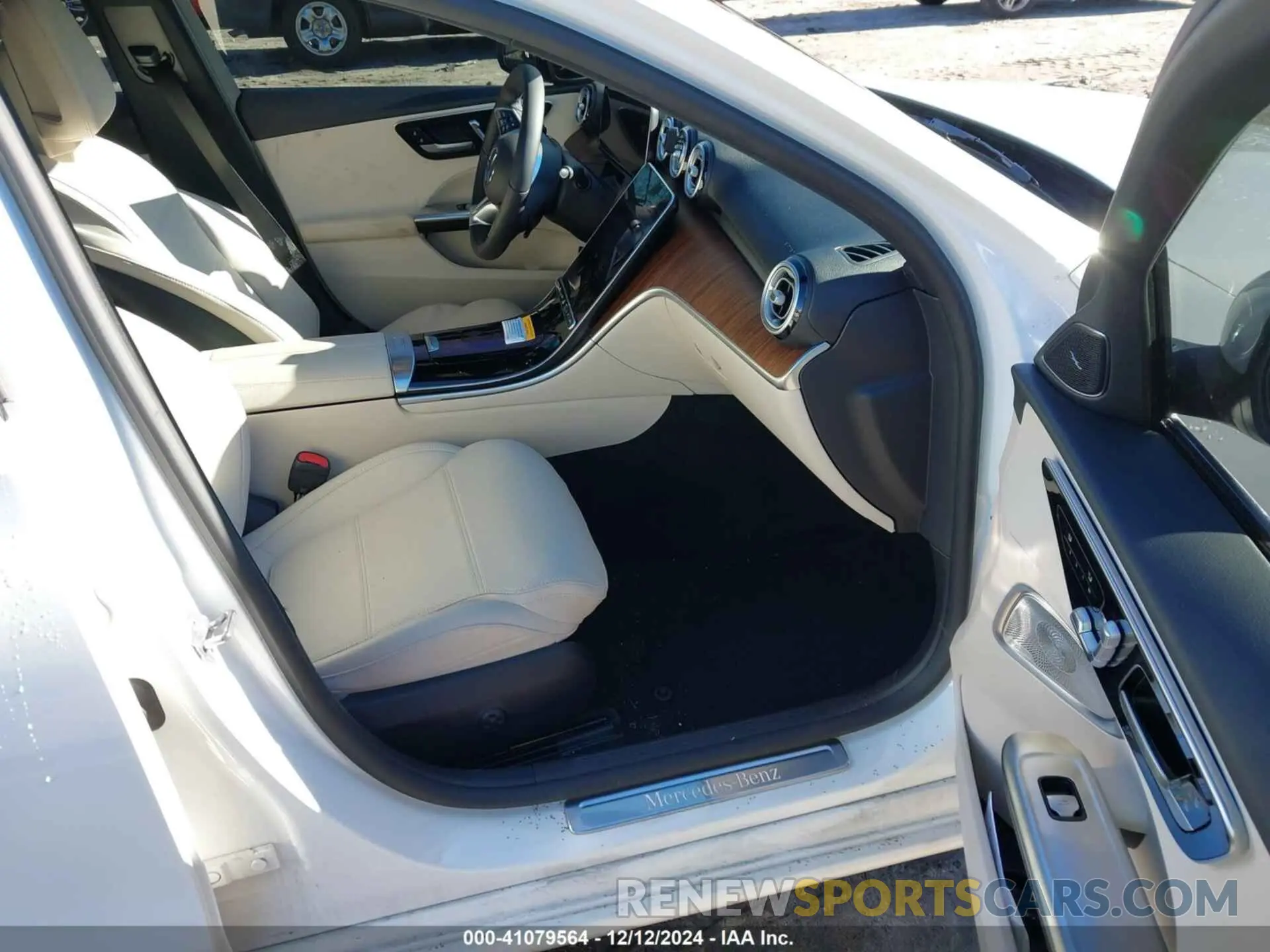 5 fotografías del automóvil dañado W1KAF4GB0PR147044 MERCEDES-BENZ C 300 2023