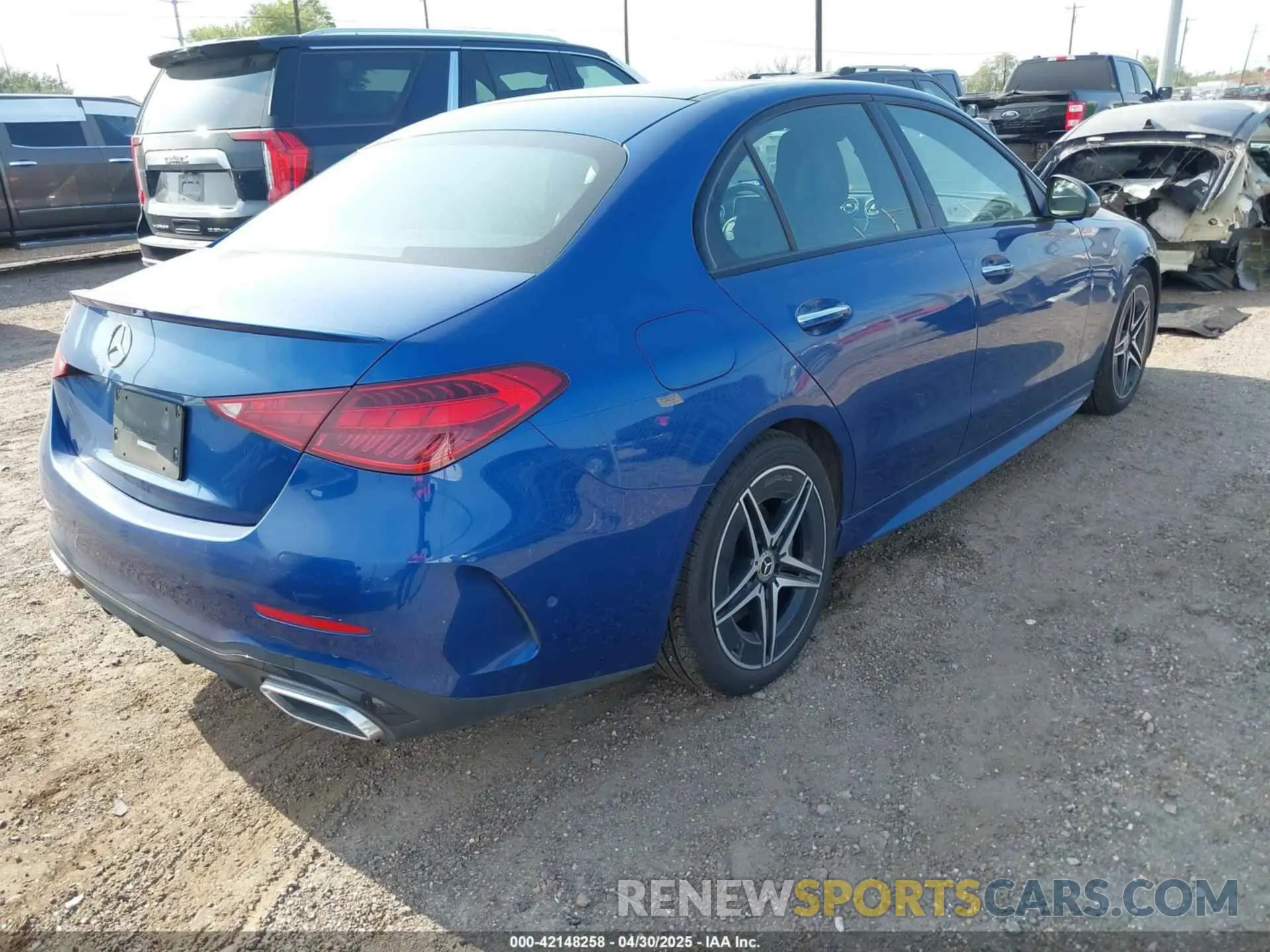 4 fotografías del automóvil dañado W1KAF4GB1PR104591 MERCEDES-BENZ C 300 2023