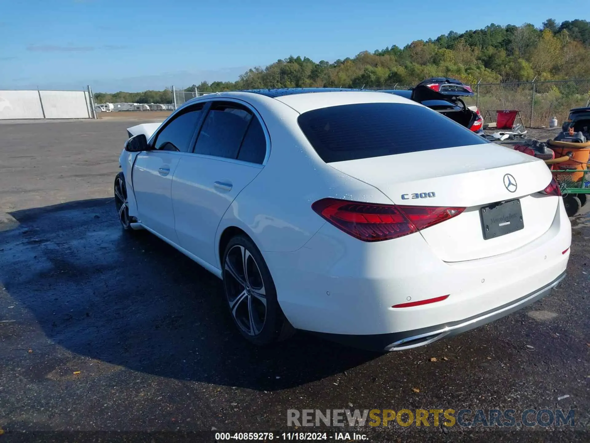 3 fotografías del automóvil dañado W1KAF4GB2PR069799 MERCEDES-BENZ C 300 2023