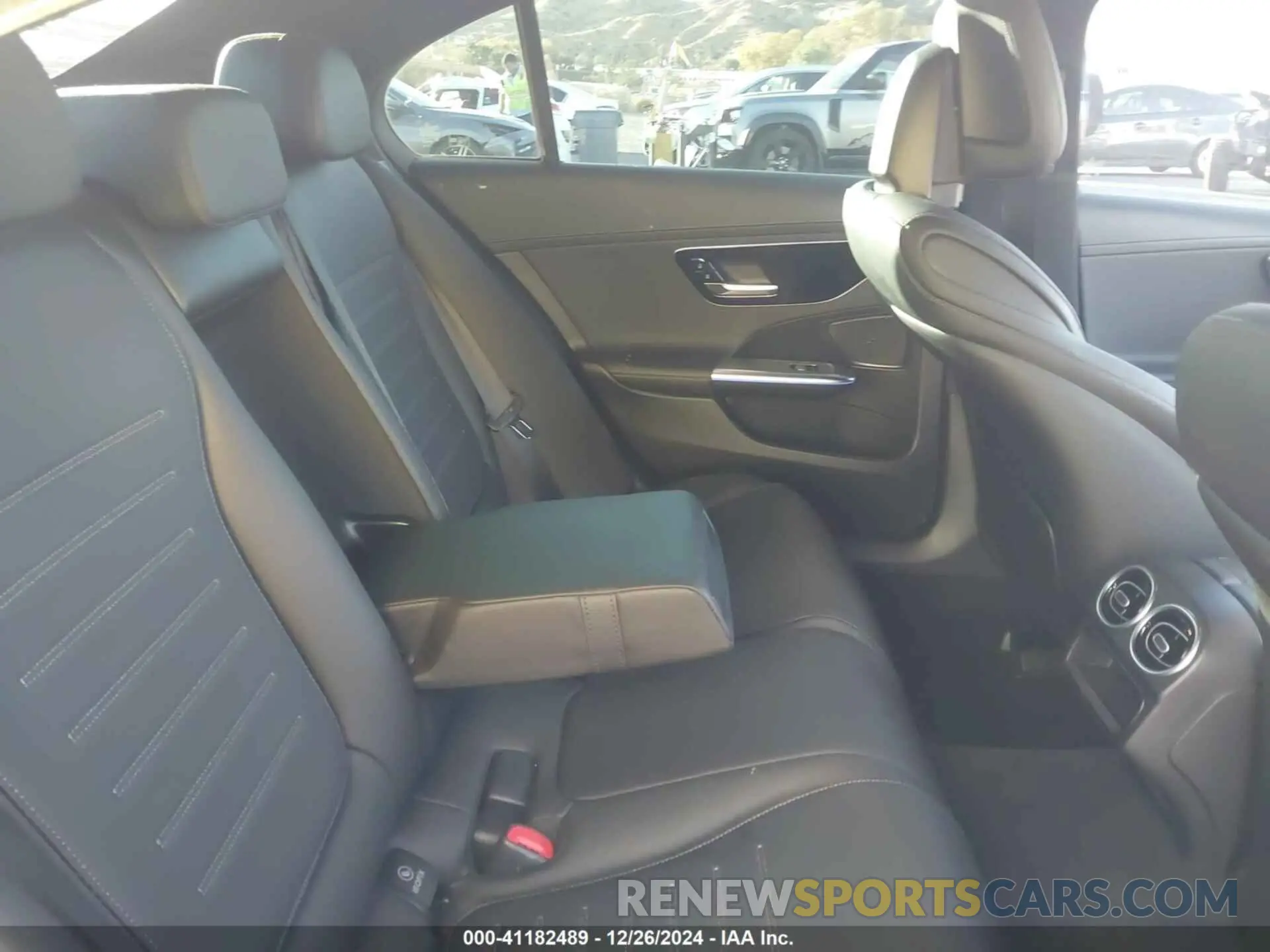 8 fotografías del automóvil dañado W1KAF4GB3PR093979 MERCEDES-BENZ C 300 2023