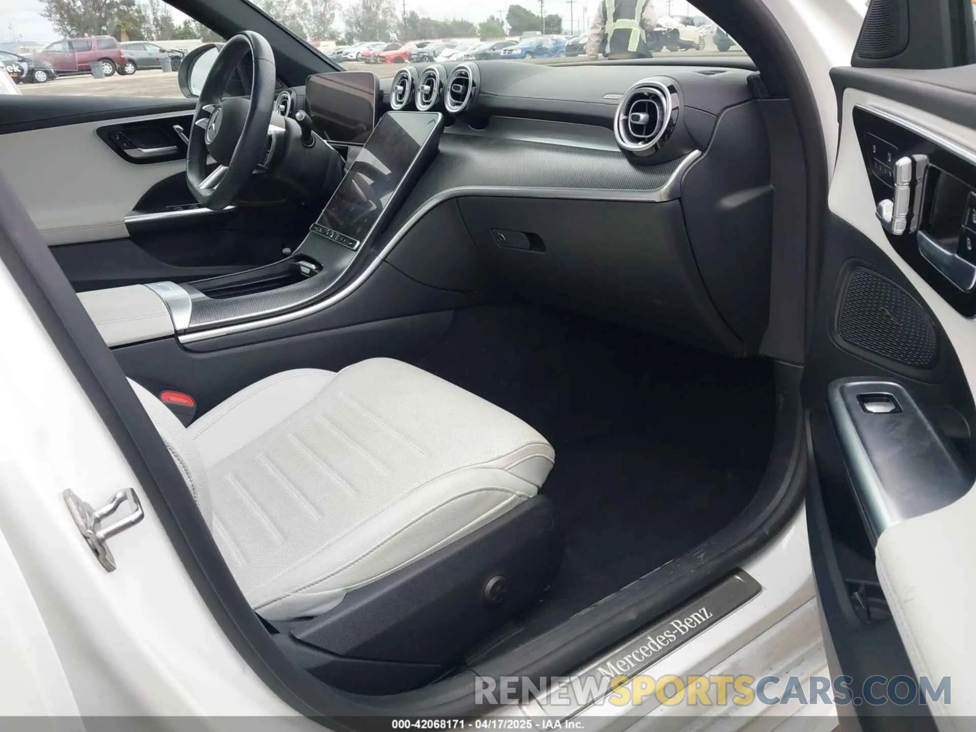 5 fotografías del automóvil dañado W1KAF4GB3PR121215 MERCEDES-BENZ C 300 2023