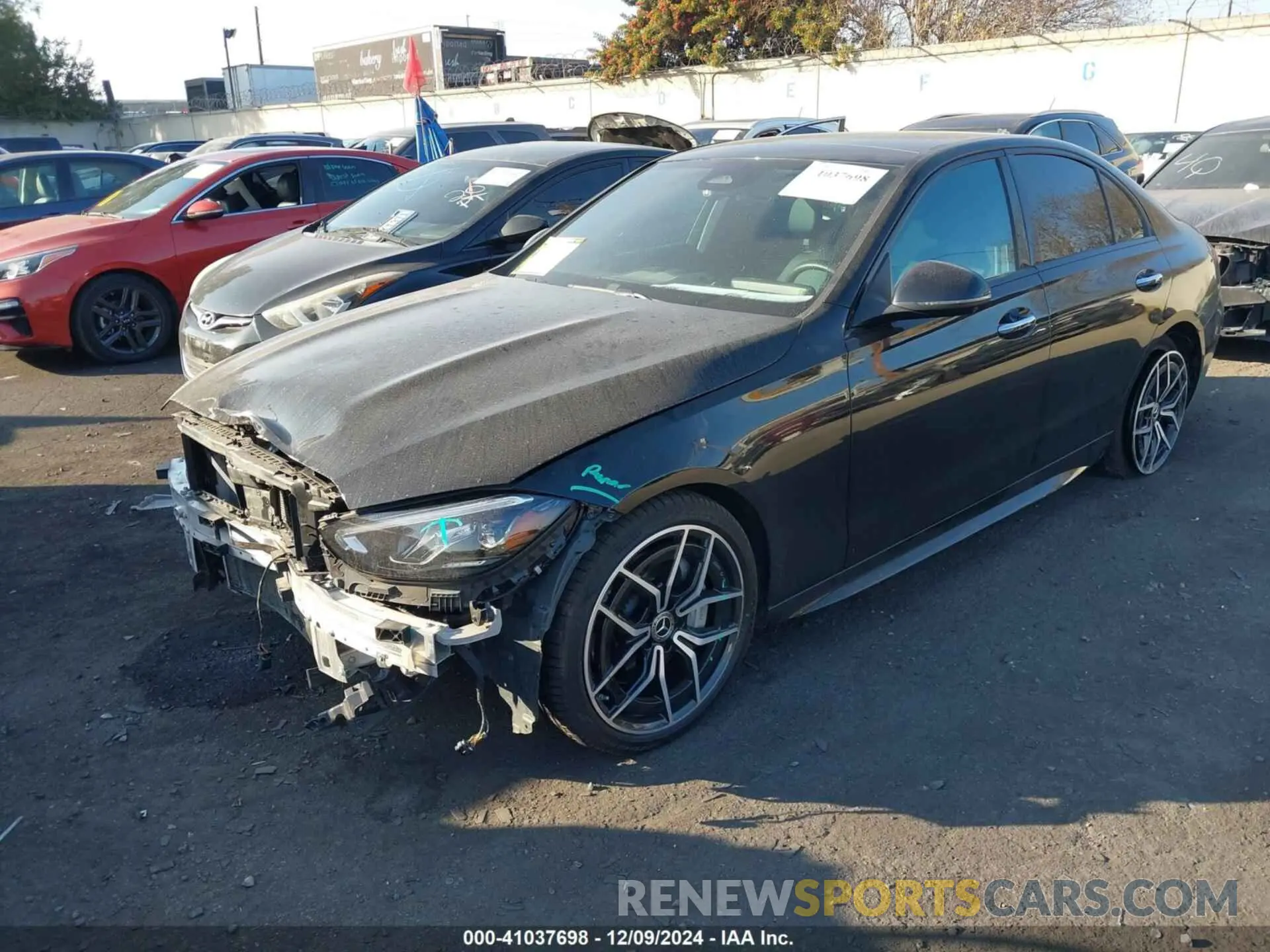 4 fotografías del automóvil dañado W1KAF4GB4PR102432 MERCEDES-BENZ C 300 2023