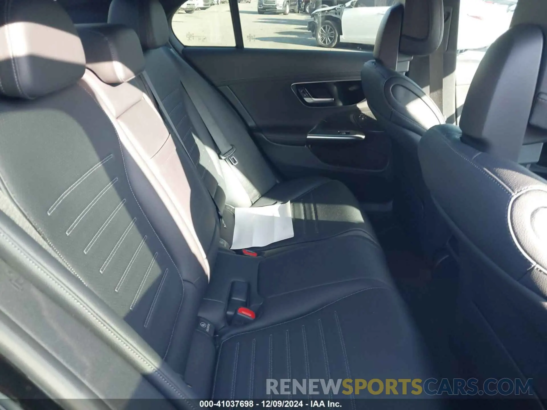 8 fotografías del automóvil dañado W1KAF4GB4PR102432 MERCEDES-BENZ C 300 2023