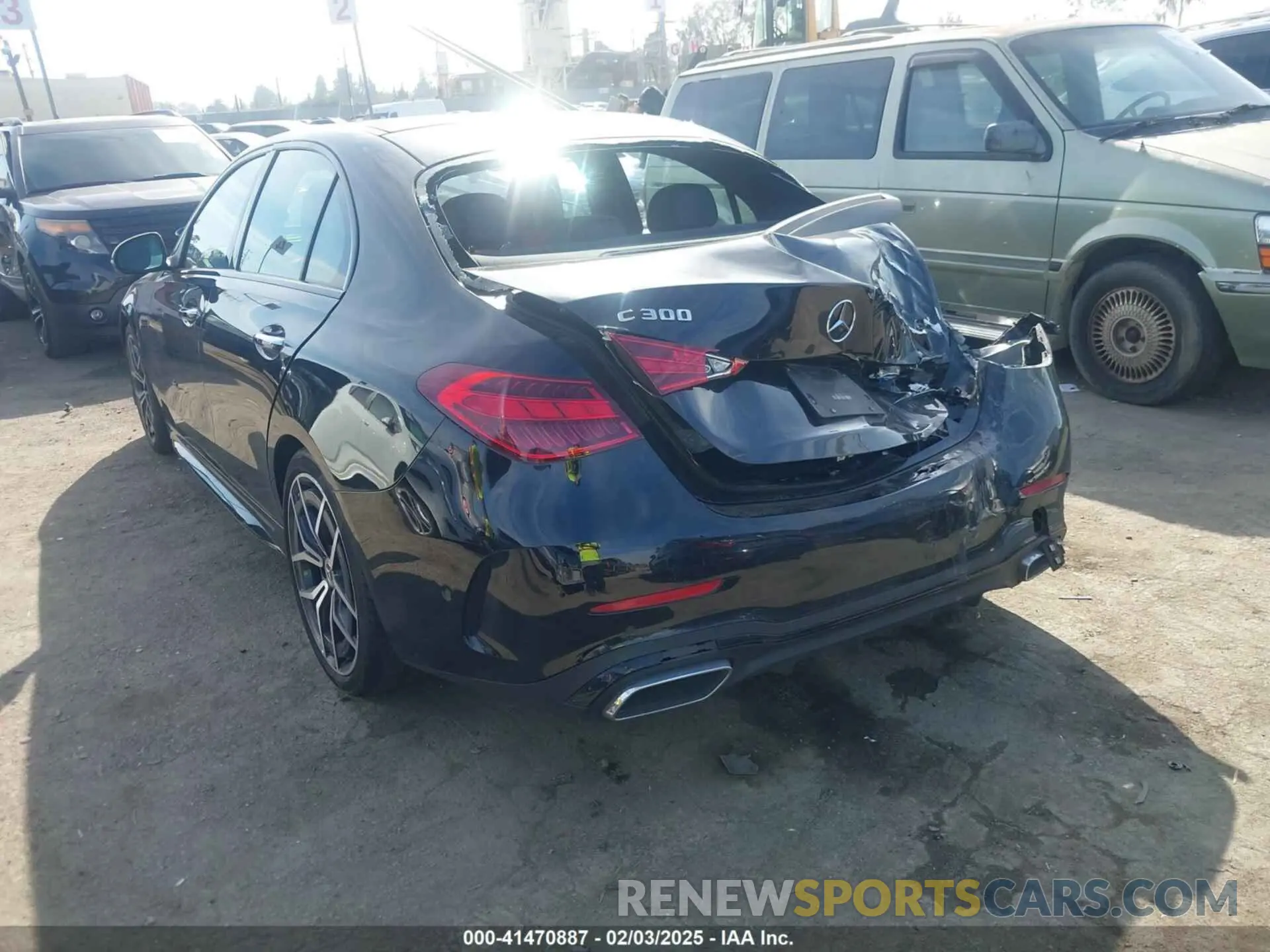 3 fotografías del automóvil dañado W1KAF4GB5PR081820 MERCEDES-BENZ C 300 2023