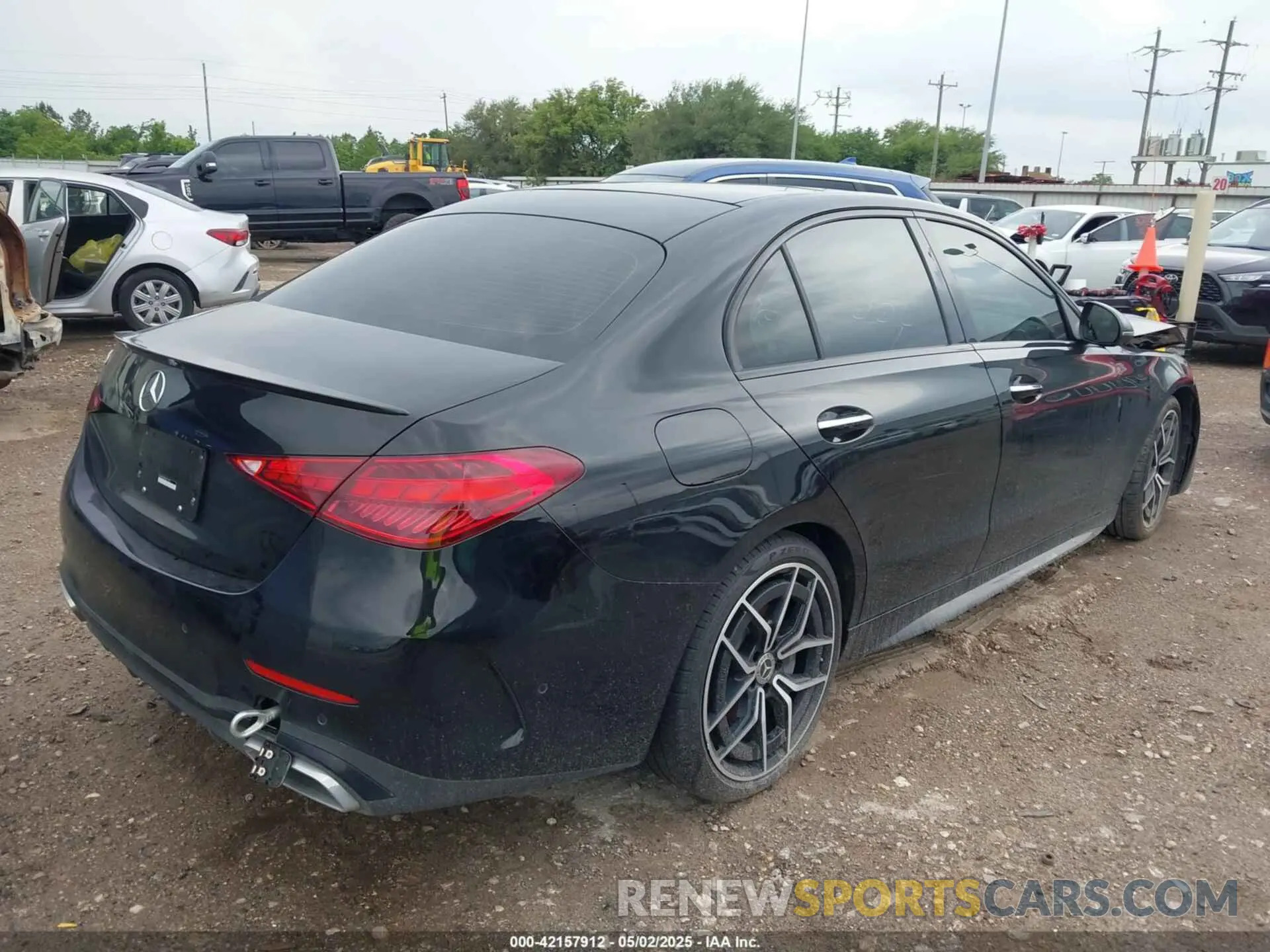 4 fotografías del automóvil dañado W1KAF4GB9PR071002 MERCEDES-BENZ C 300 2023