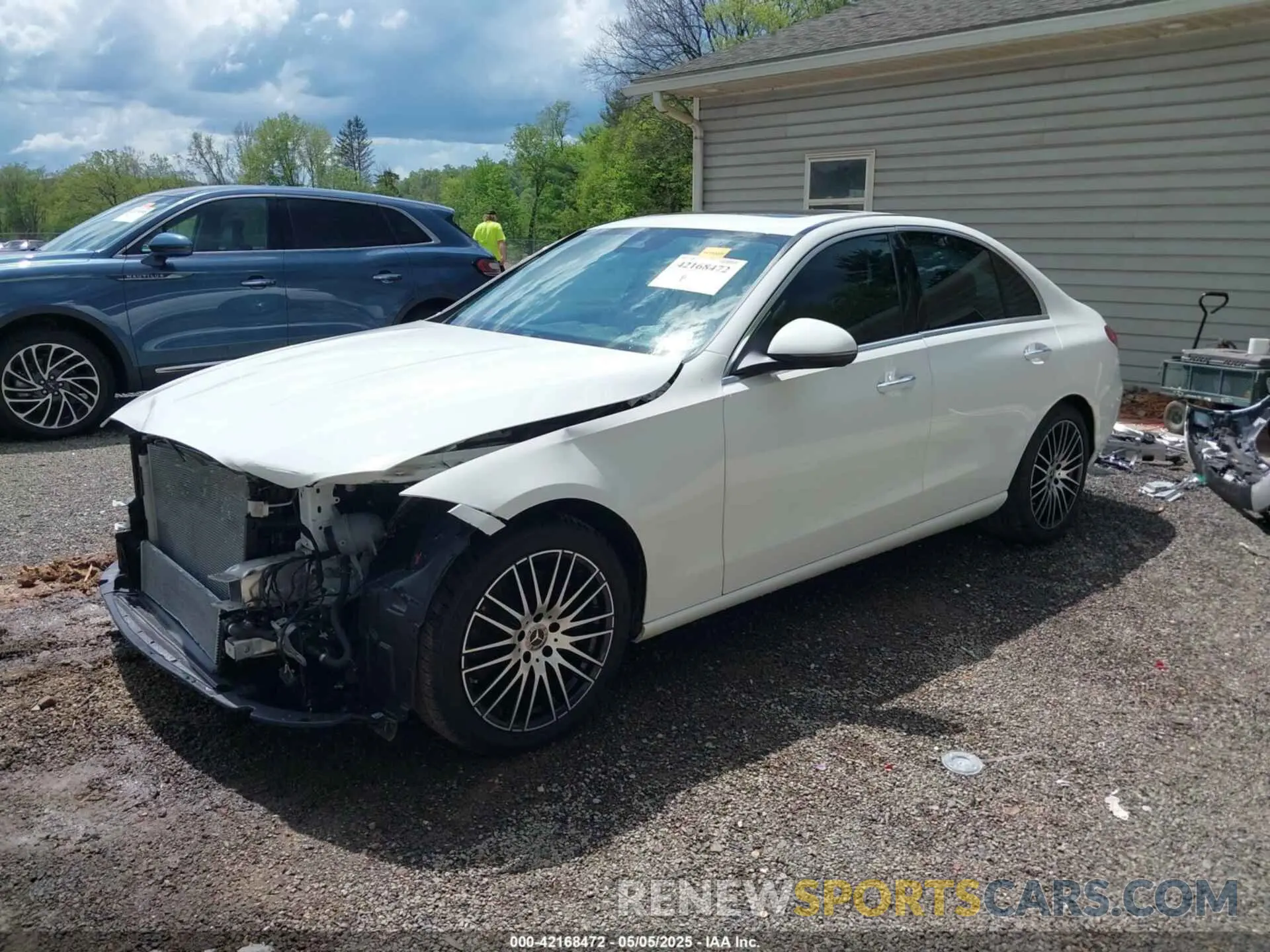 2 fotografías del automóvil dañado W1KAF4GBXPR094272 MERCEDES-BENZ C 300 2023