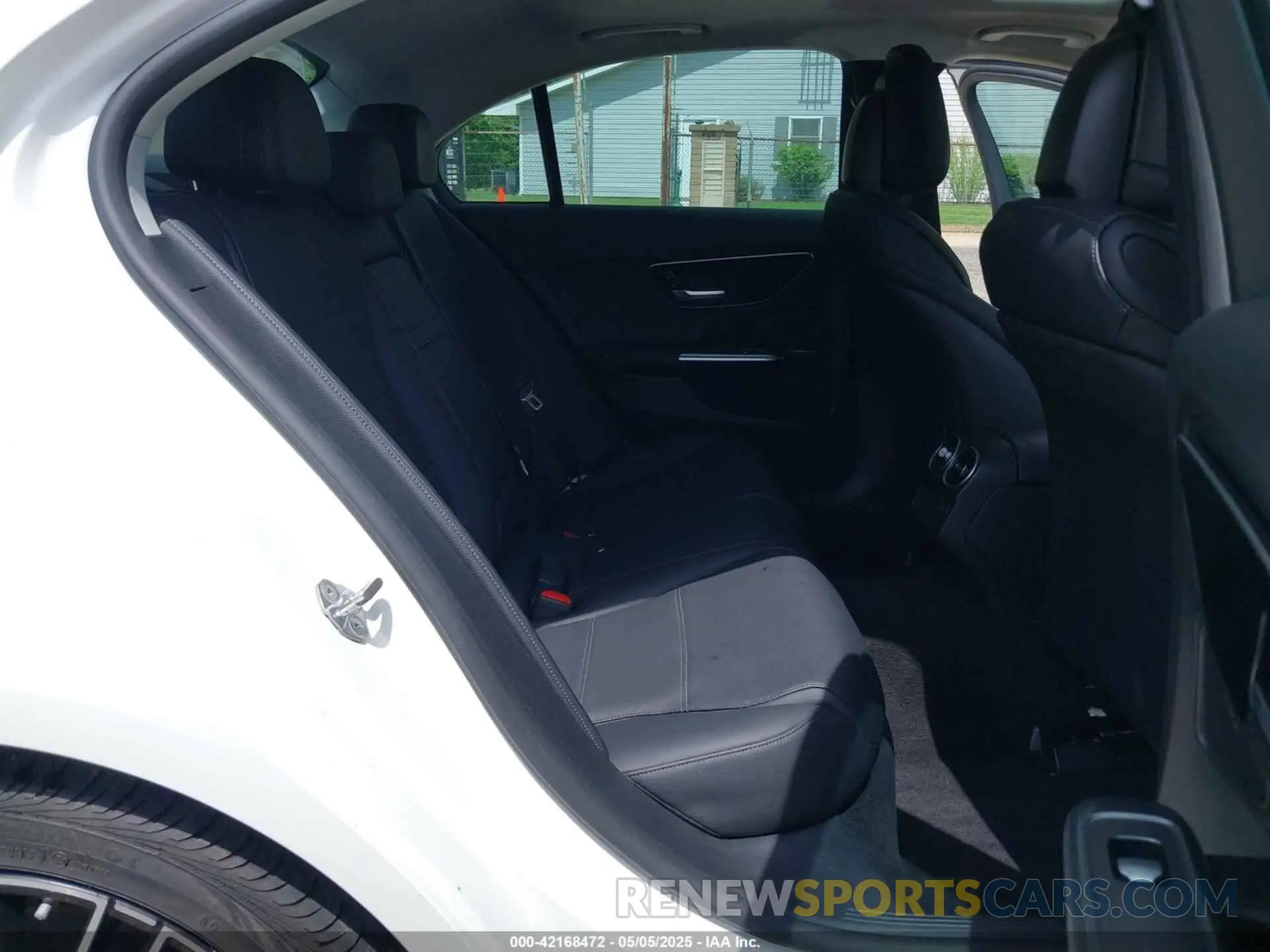 8 fotografías del automóvil dañado W1KAF4GBXPR094272 MERCEDES-BENZ C 300 2023