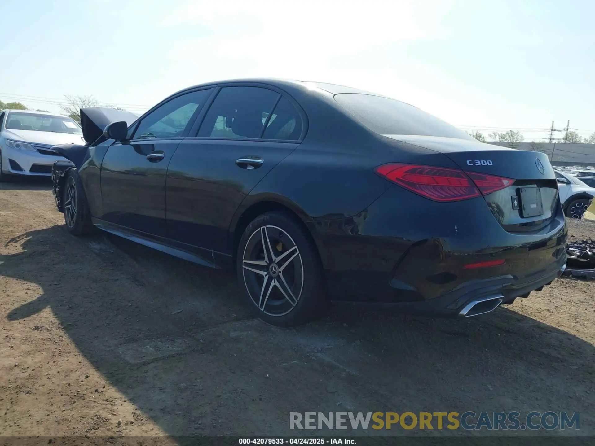 3 fotografías del automóvil dañado W1KAF4HB1PR138996 MERCEDES-BENZ C 300 2023