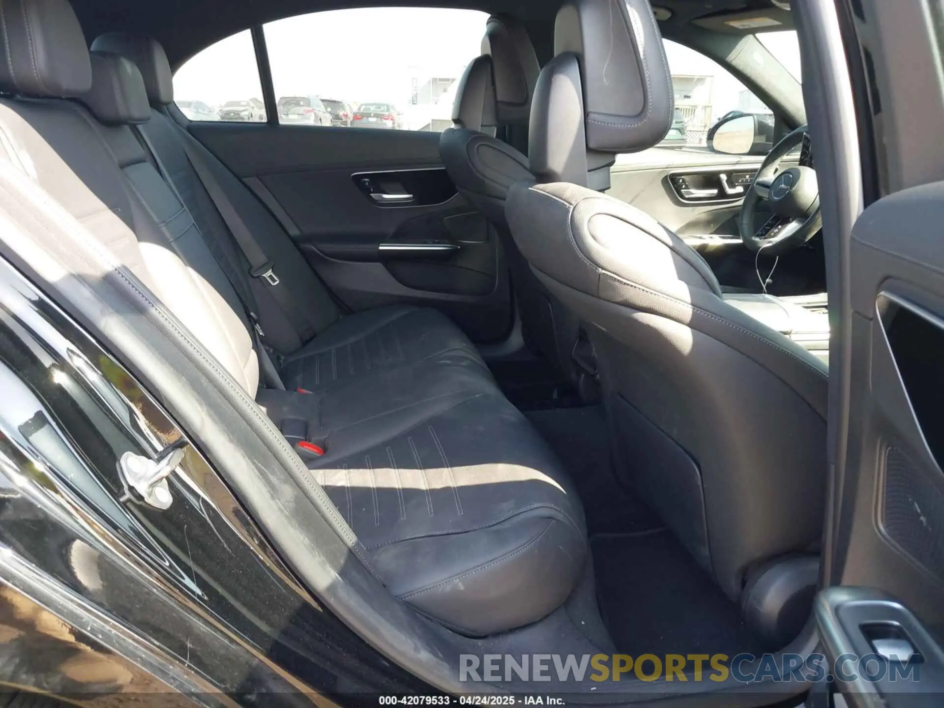 8 fotografías del automóvil dañado W1KAF4HB1PR138996 MERCEDES-BENZ C 300 2023