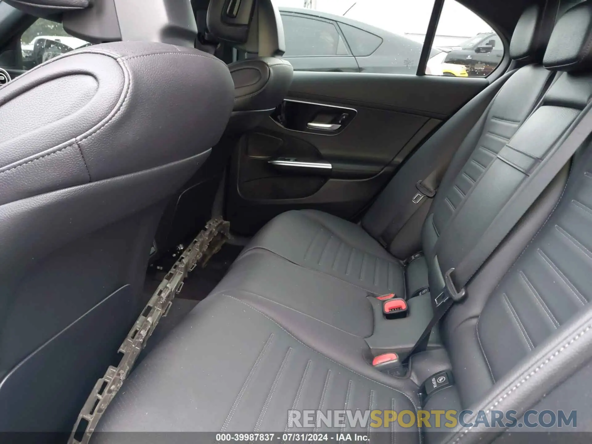 8 fotografías del automóvil dañado W1KAF4HB3PR153483 MERCEDES-BENZ C 300 2023