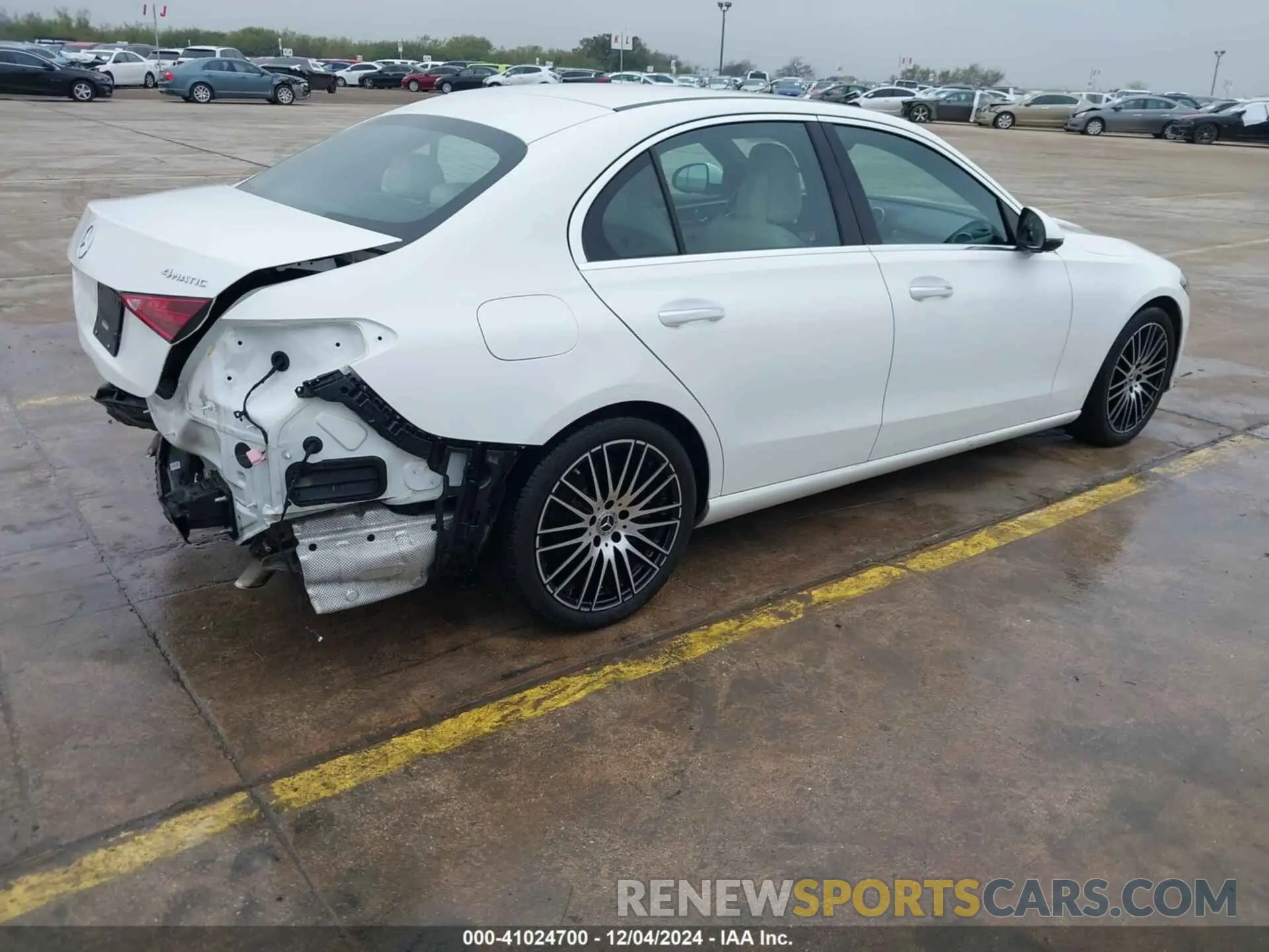 4 fotografías del automóvil dañado W1KAF4HB7PR133088 MERCEDES-BENZ C 300 2023
