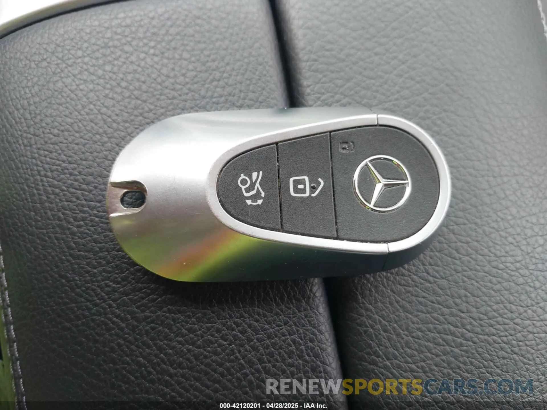 11 fotografías del automóvil dañado W1KAF4HBXPR102658 MERCEDES-BENZ C 300 2023