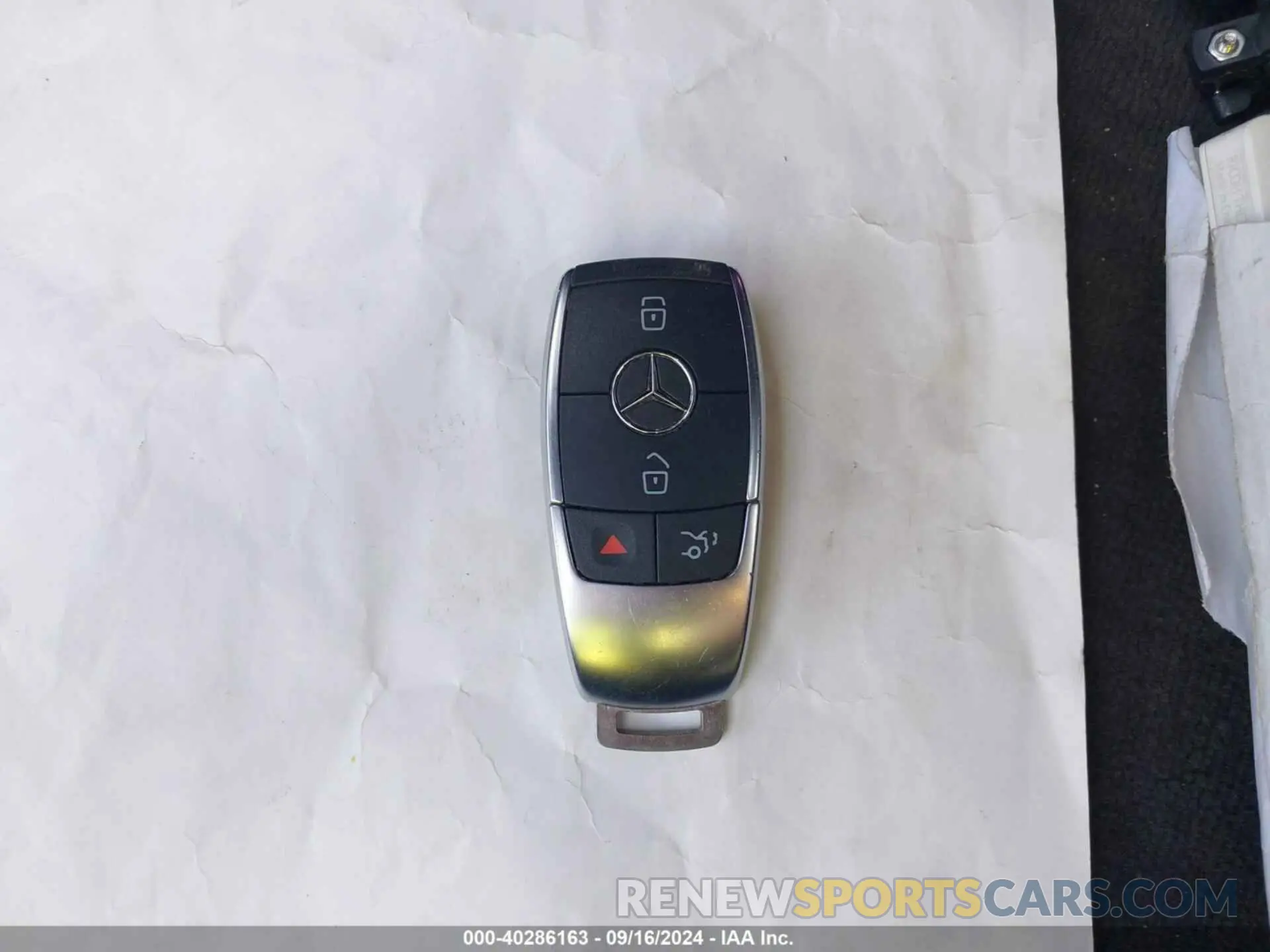 11 fotografías del automóvil dañado W1KWJ8EB8PG119938 MERCEDES-BENZ C 300 2023