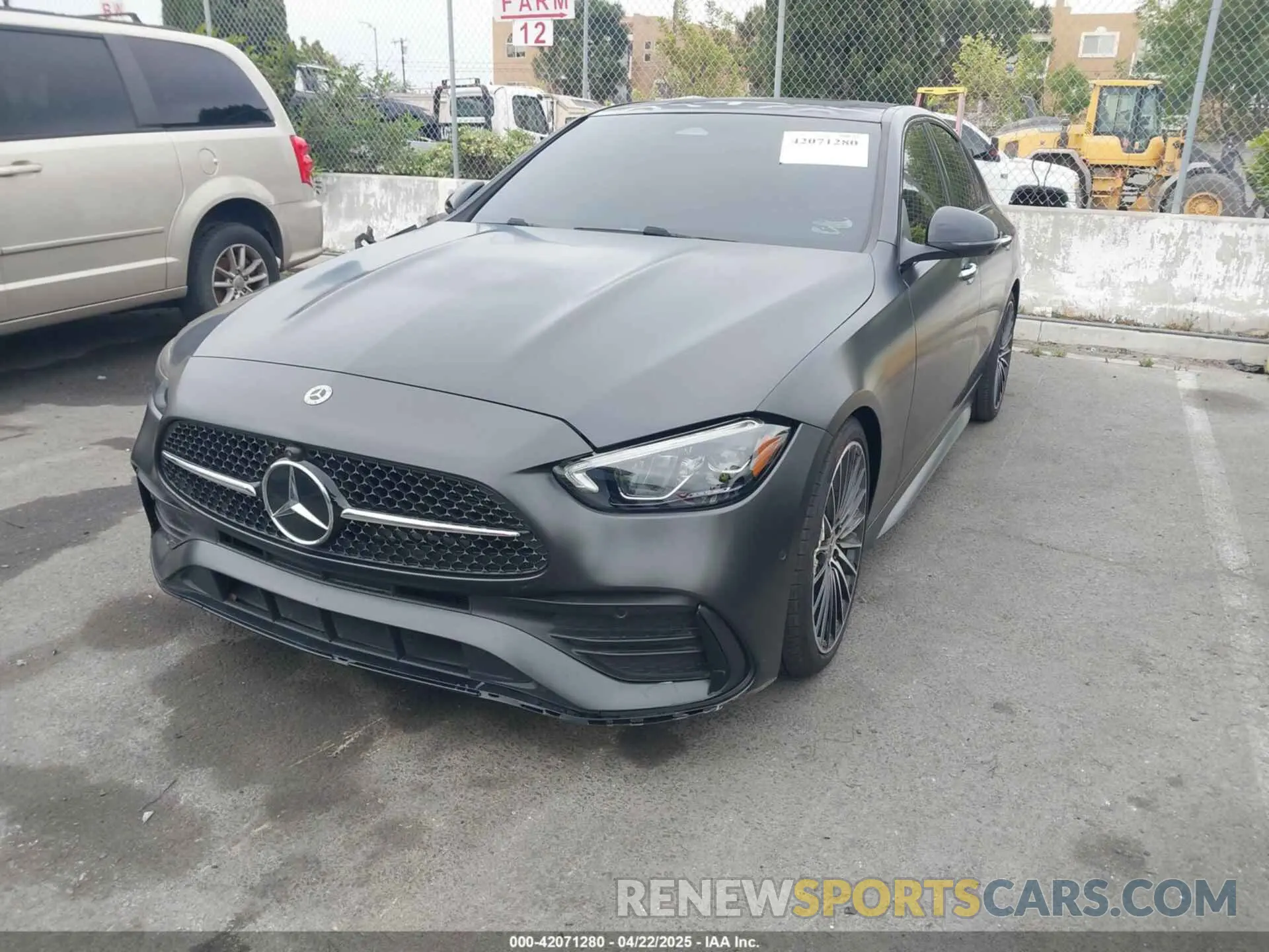 2 fotografías del automóvil dañado W1KAF4GB0RR228984 MERCEDES-BENZ C 300 2024