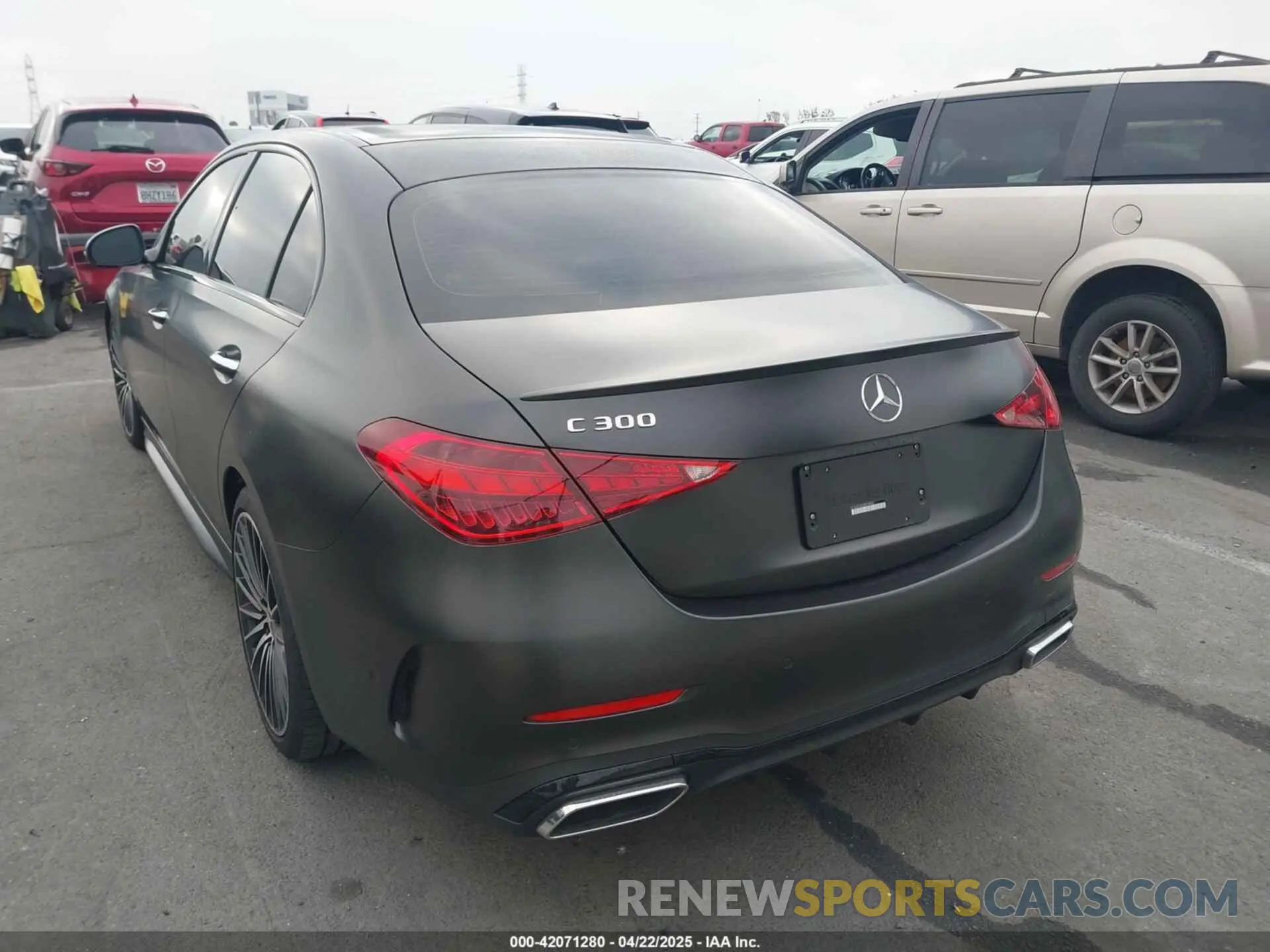 3 fotografías del automóvil dañado W1KAF4GB0RR228984 MERCEDES-BENZ C 300 2024