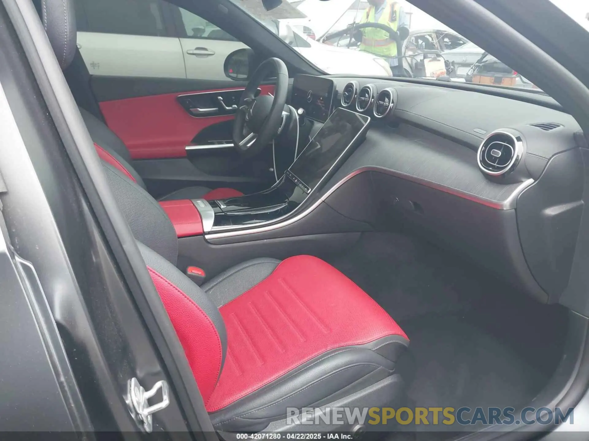 5 fotografías del automóvil dañado W1KAF4GB0RR228984 MERCEDES-BENZ C 300 2024