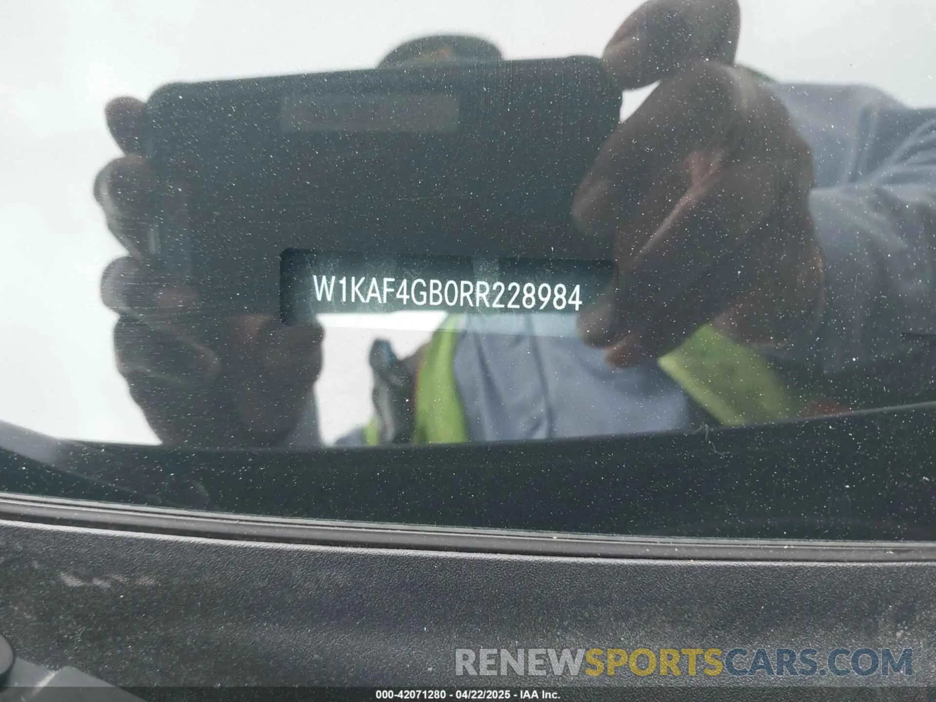 9 fotografías del automóvil dañado W1KAF4GB0RR228984 MERCEDES-BENZ C 300 2024