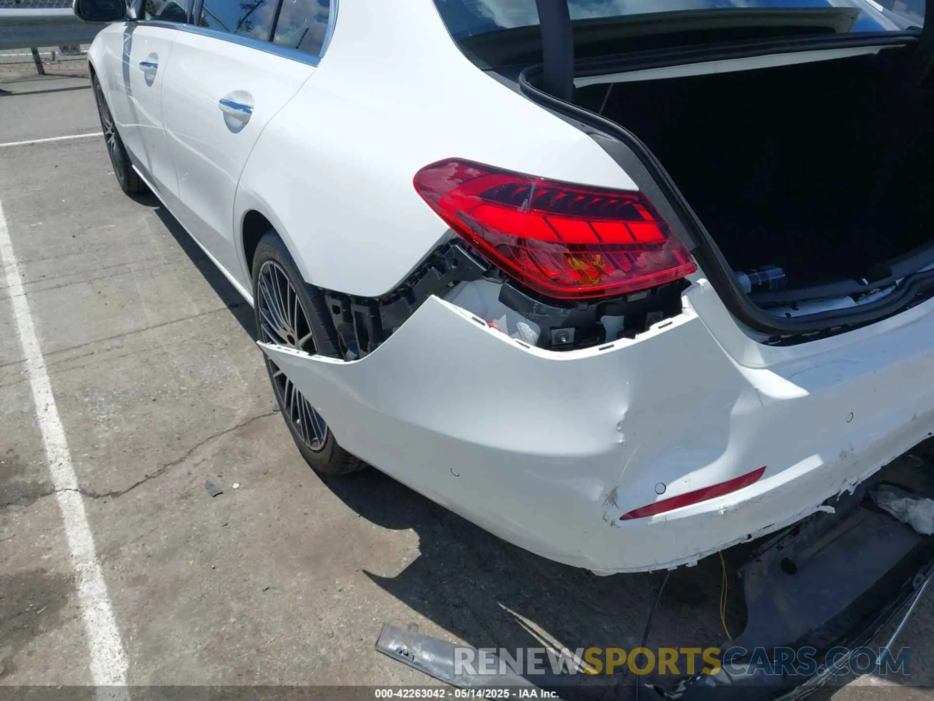 17 fotografías del automóvil dañado W1KAF4GB0RR234798 MERCEDES-BENZ C 300 2024