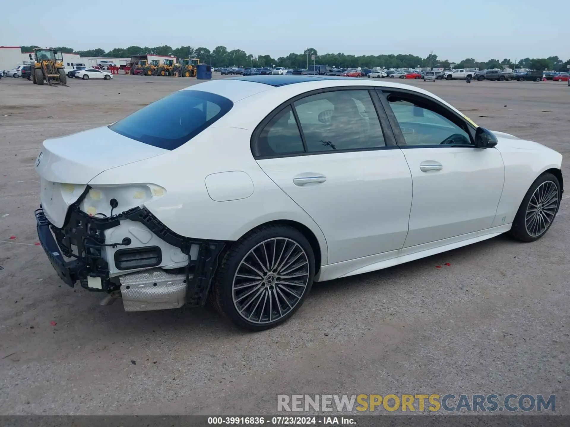 4 fotografías del automóvil dañado W1KAF4GB1RR181934 MERCEDES-BENZ C 300 2024