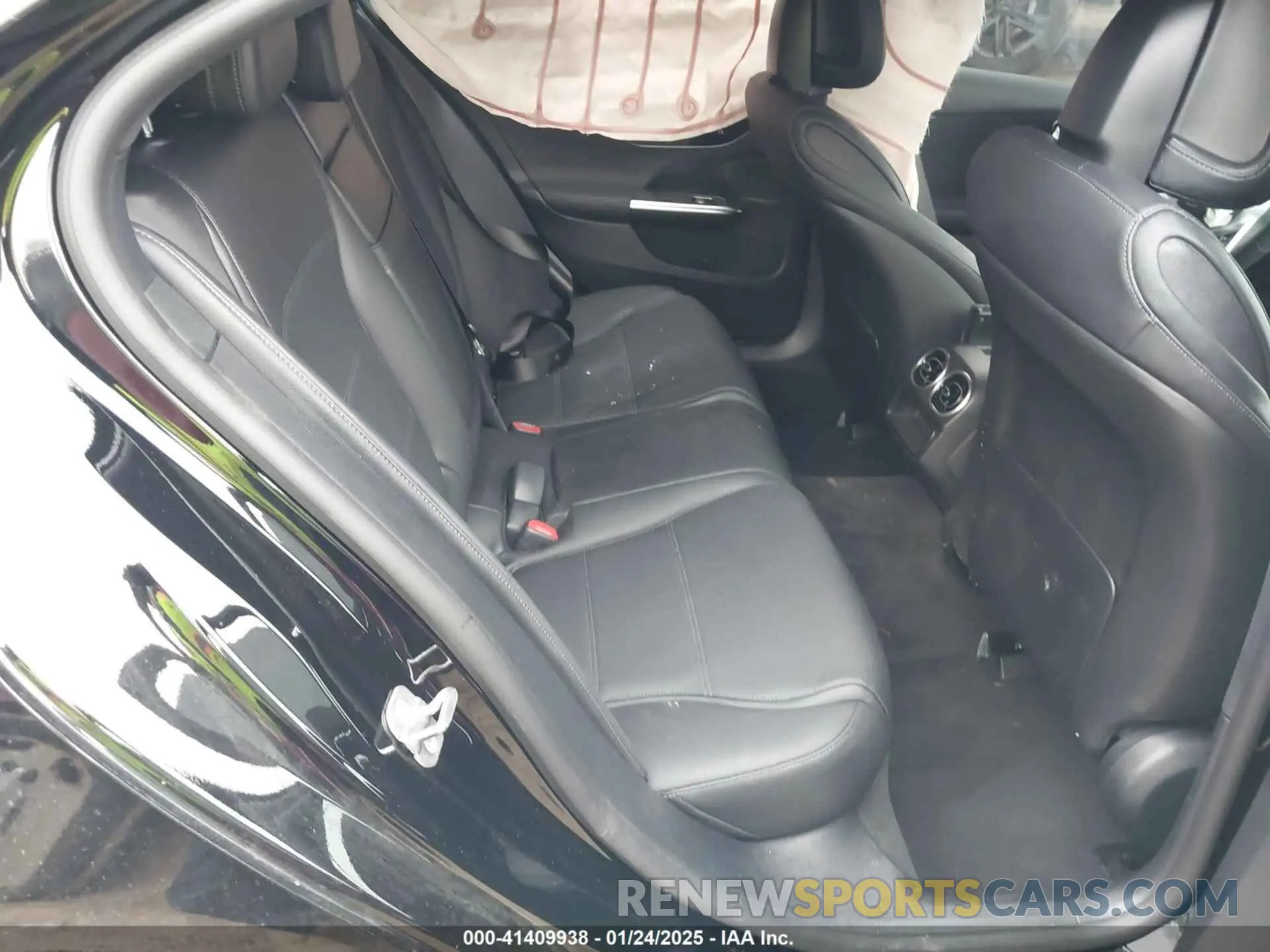 8 fotografías del automóvil dañado W1KAF4GB2RR227318 MERCEDES-BENZ C 300 2024