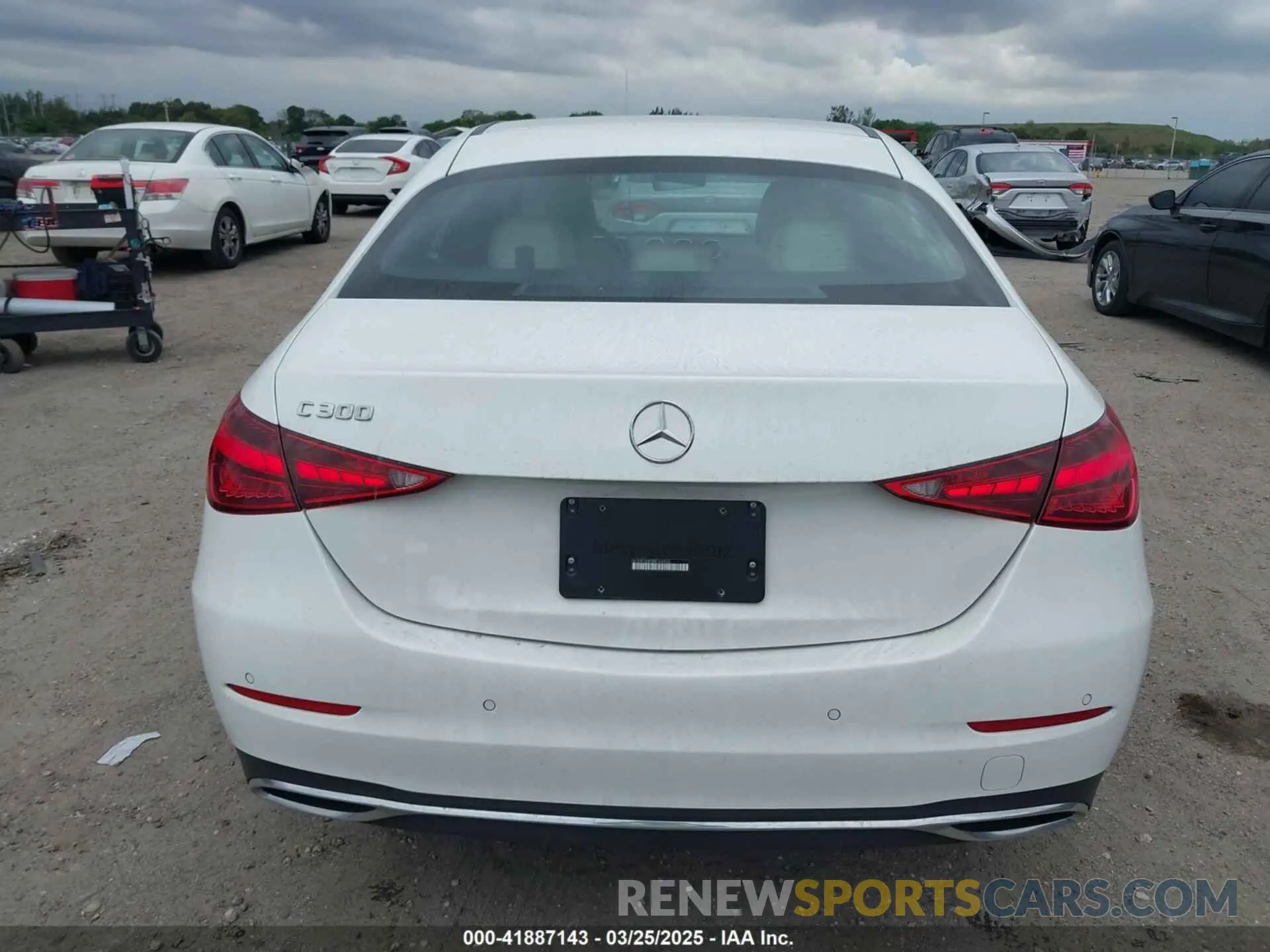 16 fotografías del automóvil dañado W1KAF4GB3RR162933 MERCEDES-BENZ C 300 2024