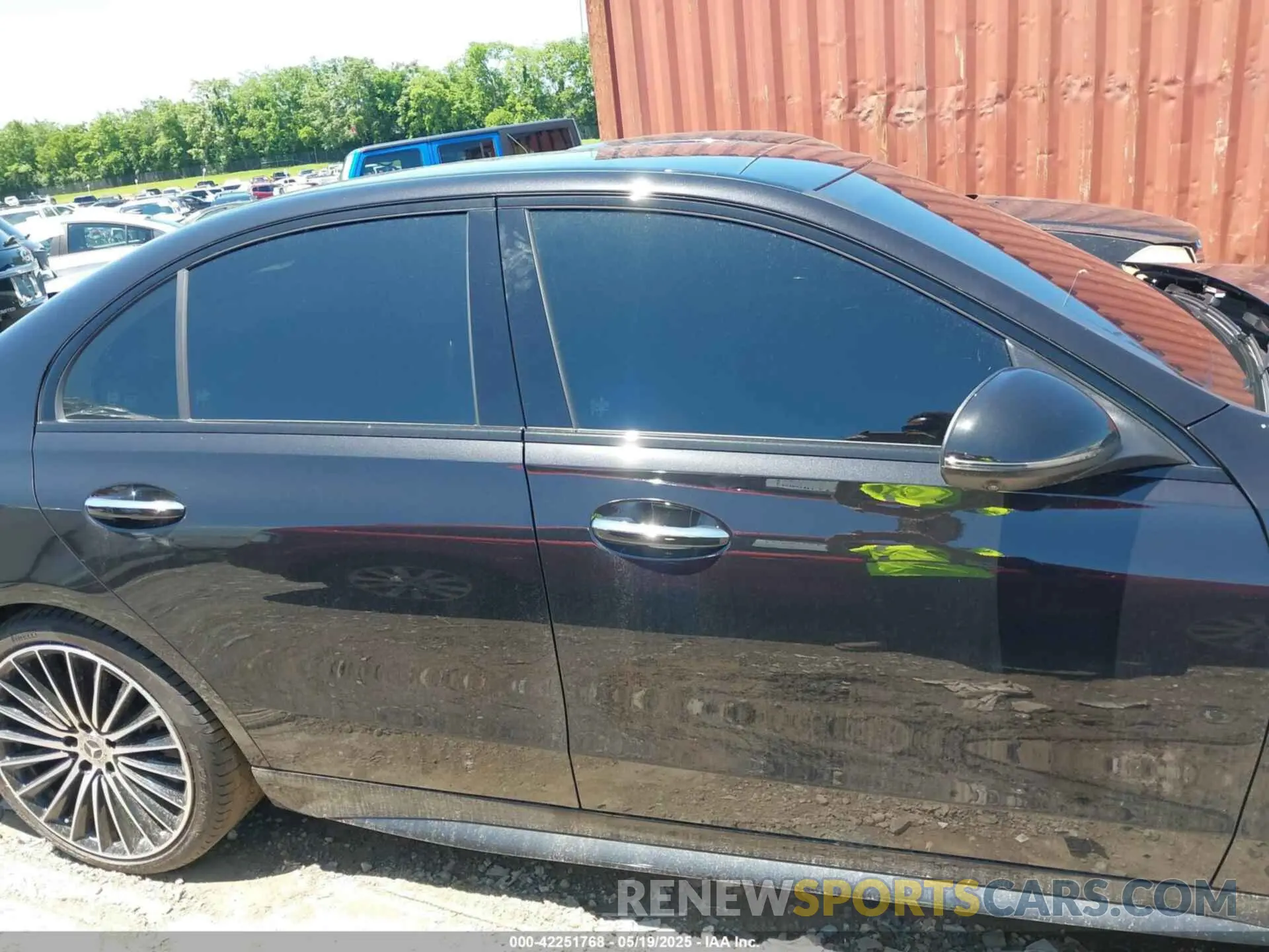 14 fotografías del automóvil dañado W1KAF4GB3RR226050 MERCEDES-BENZ C 300 2024