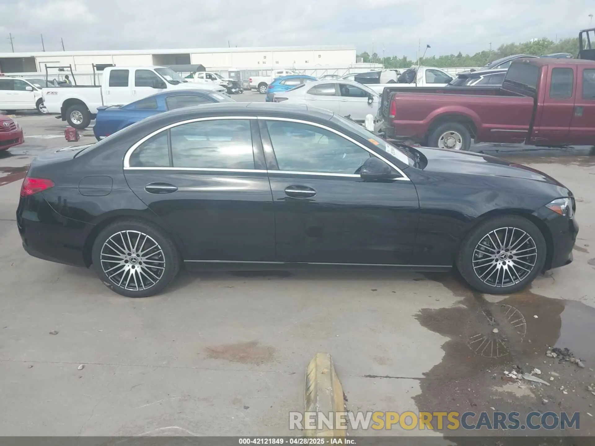 13 fotografías del automóvil dañado W1KAF4GB3RR235704 MERCEDES-BENZ C 300 2024