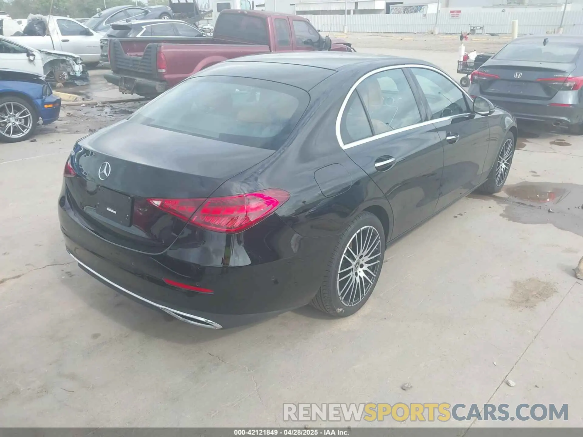 4 fotografías del automóvil dañado W1KAF4GB3RR235704 MERCEDES-BENZ C 300 2024