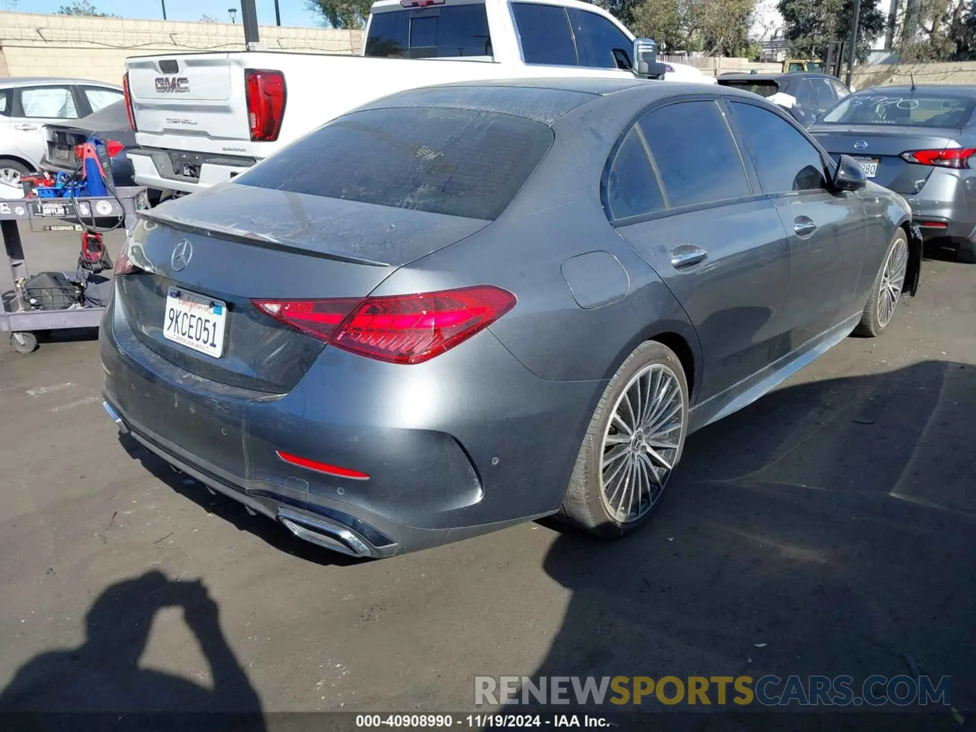 4 fotografías del automóvil dañado W1KAF4GB5RR166076 MERCEDES-BENZ C 300 2024