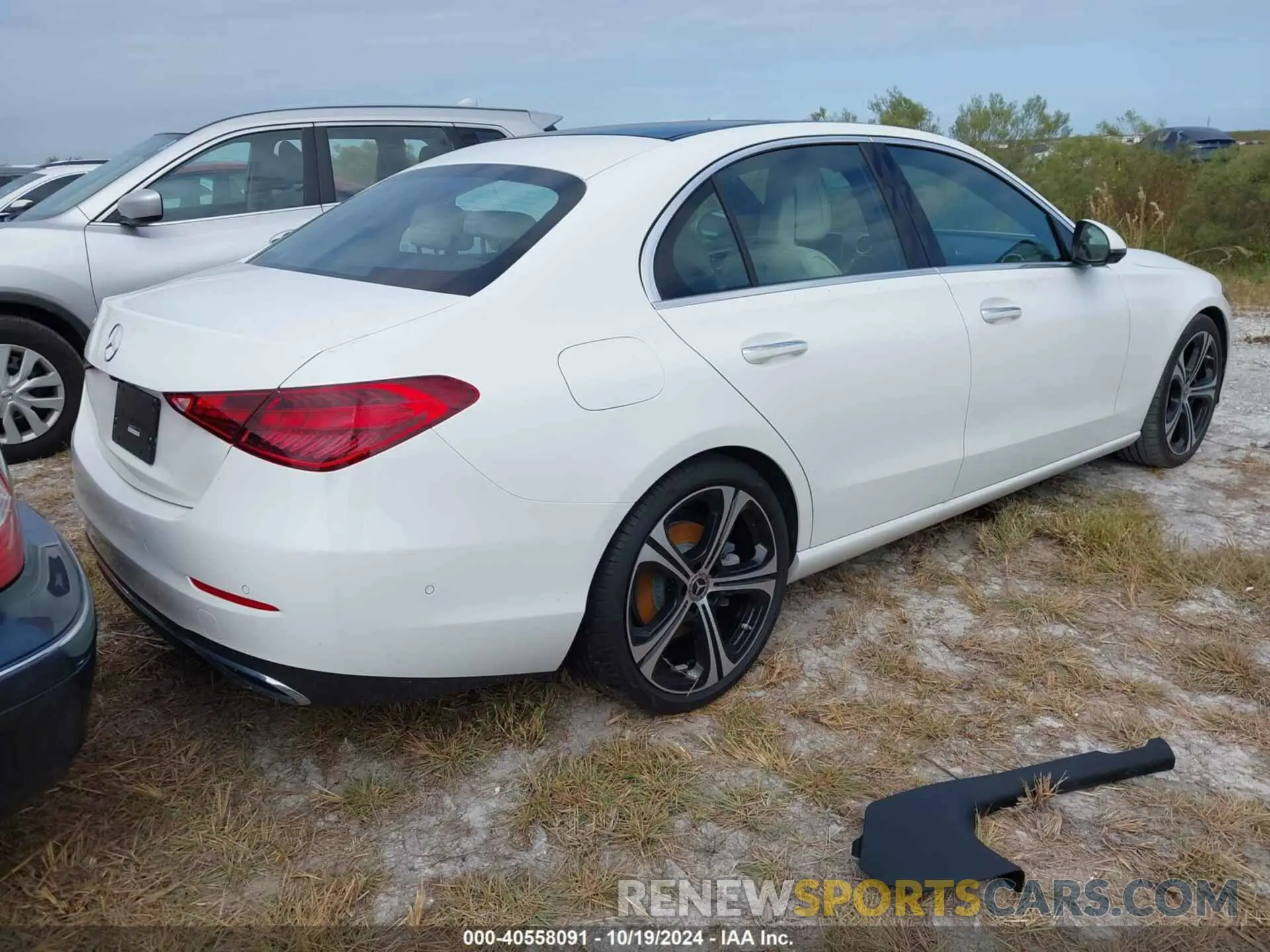 4 fotografías del automóvil dañado W1KAF4GB6RR175773 MERCEDES-BENZ C 300 2024