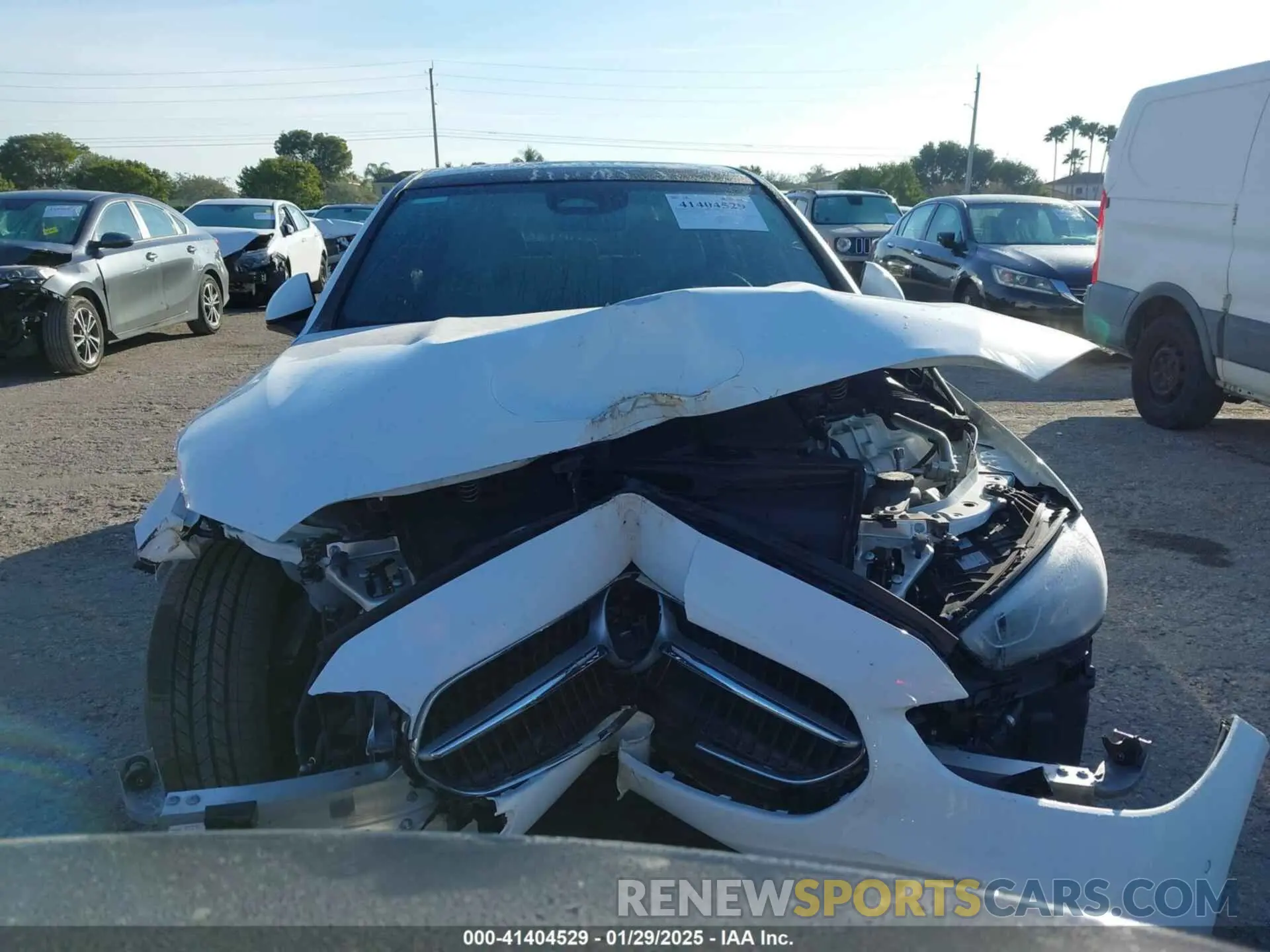 13 fotografías del automóvil dañado W1KAF4GB7RR228867 MERCEDES-BENZ C 300 2024