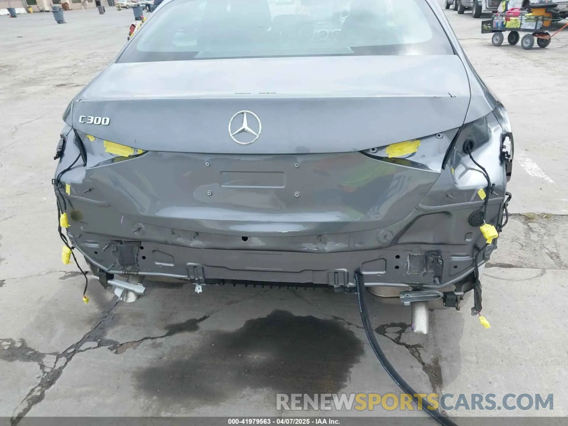 18 fotografías del automóvil dañado W1KAF4GB9RR212086 MERCEDES-BENZ C 300 2024