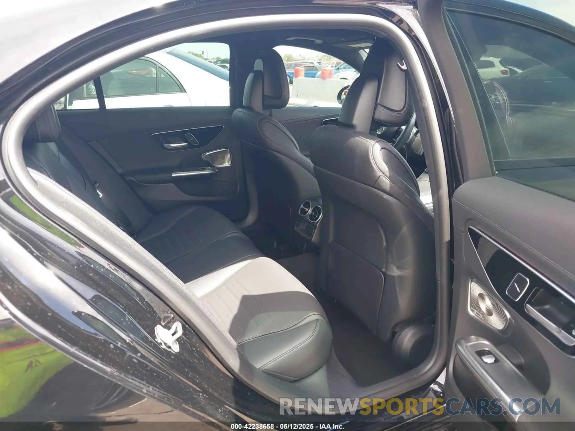 8 fotografías del automóvil dañado W1KAF4GBXRR208466 MERCEDES-BENZ C 300 2024