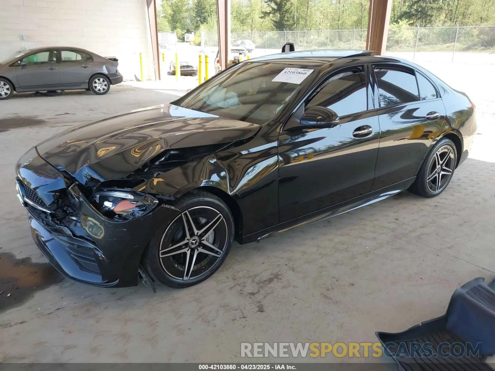 2 fotografías del automóvil dañado W1KAF4HB0RR160815 MERCEDES-BENZ C 300 2024