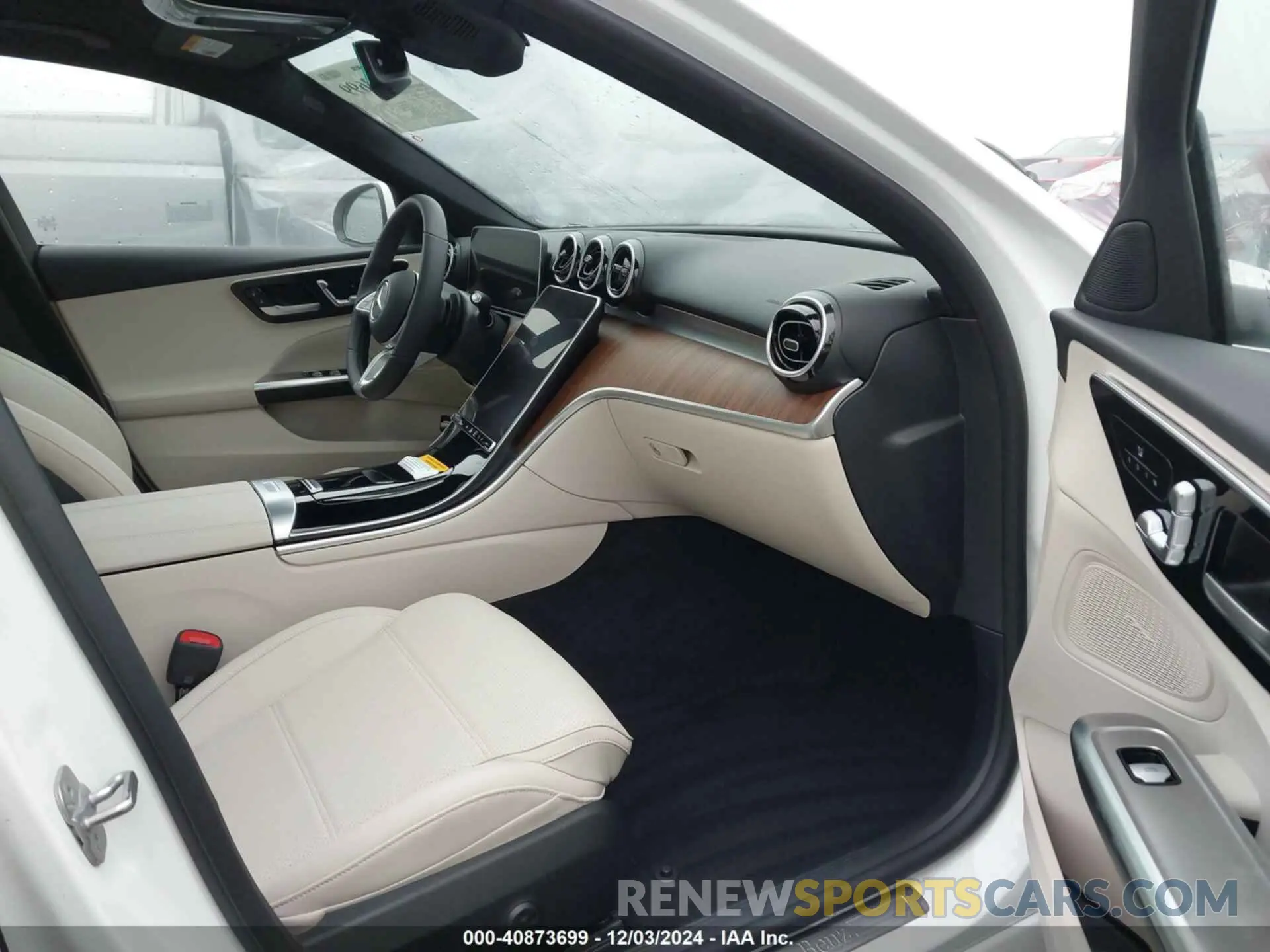 5 fotografías del automóvil dañado W1KAF4HB1RR178188 MERCEDES-BENZ C 300 2024