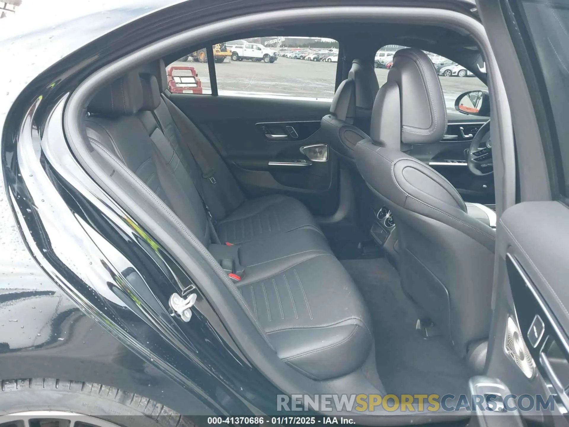 8 fotografías del automóvil dañado W1KAF4HB2RR169693 MERCEDES-BENZ C 300 2024