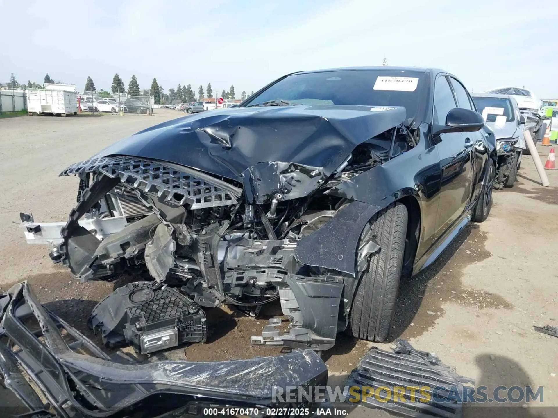 2 fotografías del automóvil dañado W1KAF4HB2RR190933 MERCEDES-BENZ C 300 2024