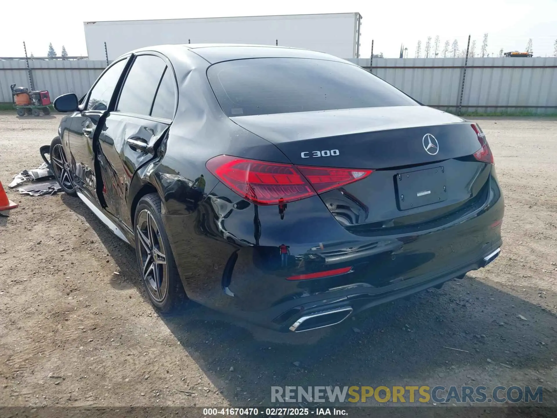 3 fotografías del automóvil dañado W1KAF4HB2RR190933 MERCEDES-BENZ C 300 2024