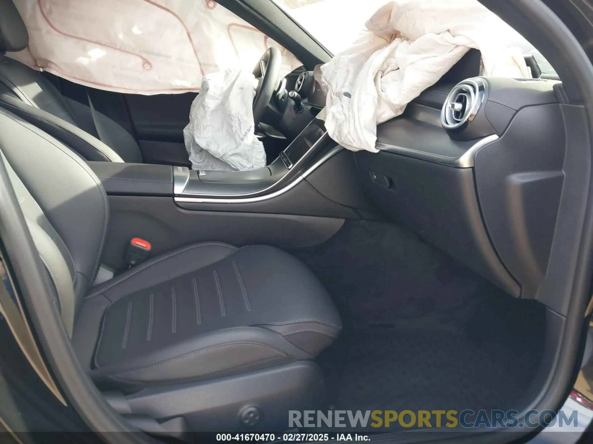5 fotografías del automóvil dañado W1KAF4HB2RR190933 MERCEDES-BENZ C 300 2024