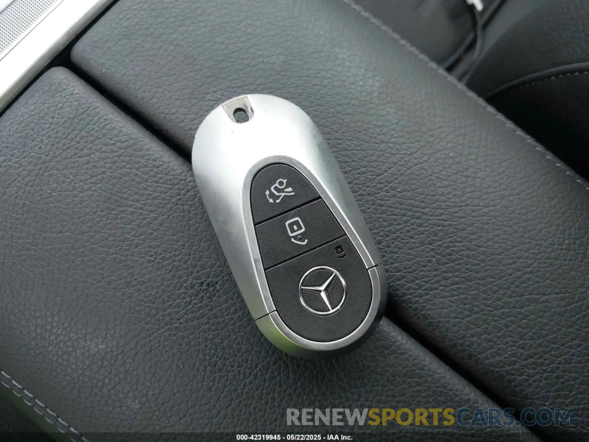 11 fotografías del automóvil dañado W1KAF4HB3RR212857 MERCEDES-BENZ C 300 2024