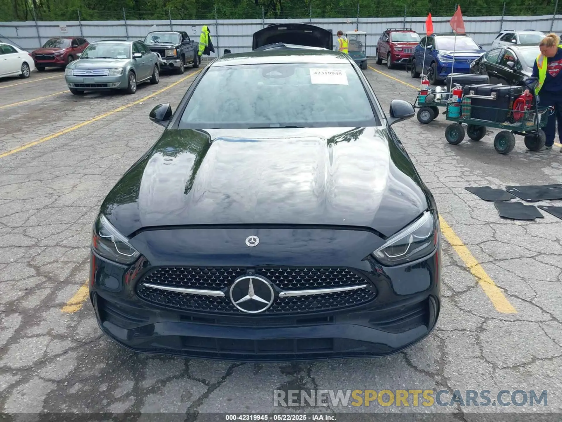 12 fotografías del automóvil dañado W1KAF4HB3RR212857 MERCEDES-BENZ C 300 2024