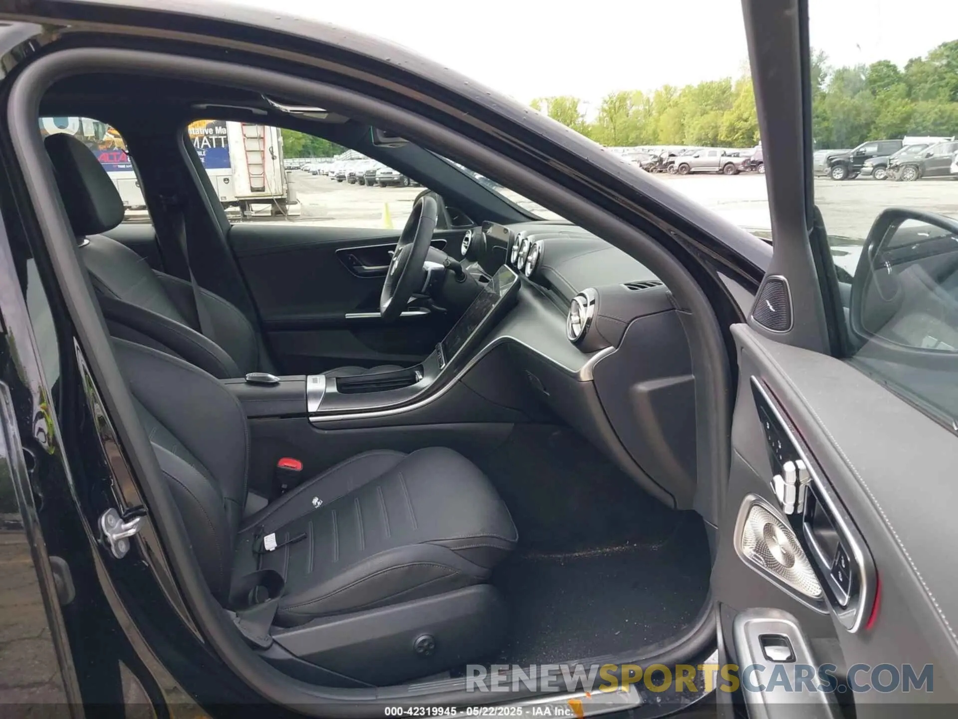 5 fotografías del automóvil dañado W1KAF4HB3RR212857 MERCEDES-BENZ C 300 2024