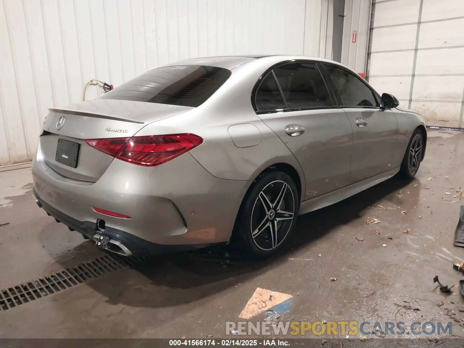 4 fotografías del automóvil dañado W1KAF4HB4RR160784 MERCEDES-BENZ C 300 2024