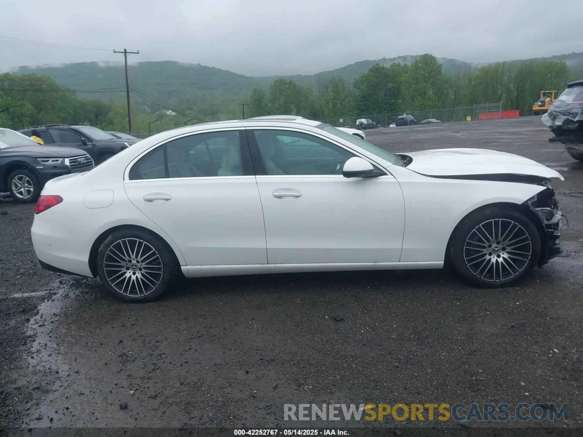 13 fotografías del automóvil dañado W1KAF4HB5RR183782 MERCEDES-BENZ C 300 2024