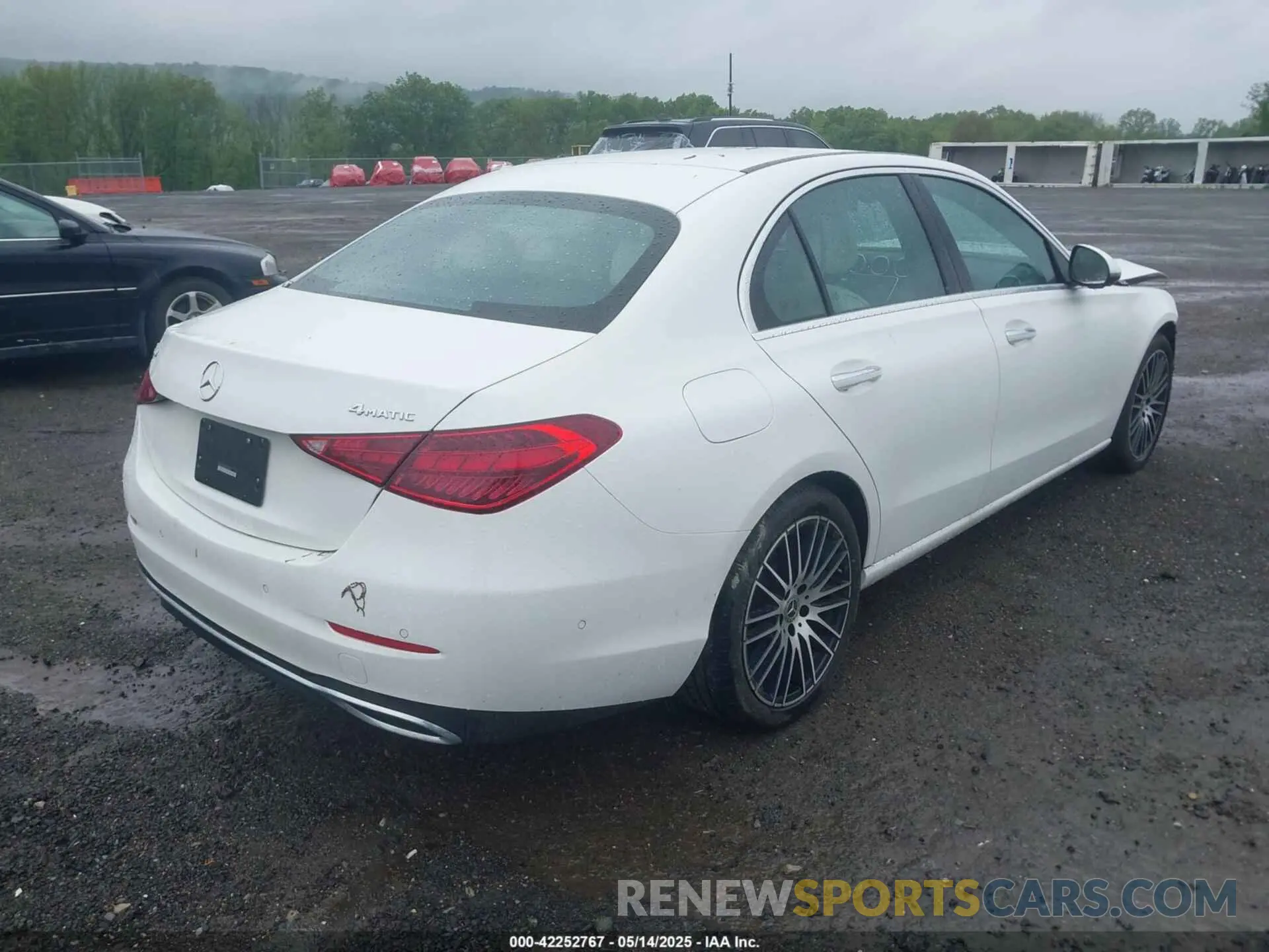 4 fotografías del automóvil dañado W1KAF4HB5RR183782 MERCEDES-BENZ C 300 2024