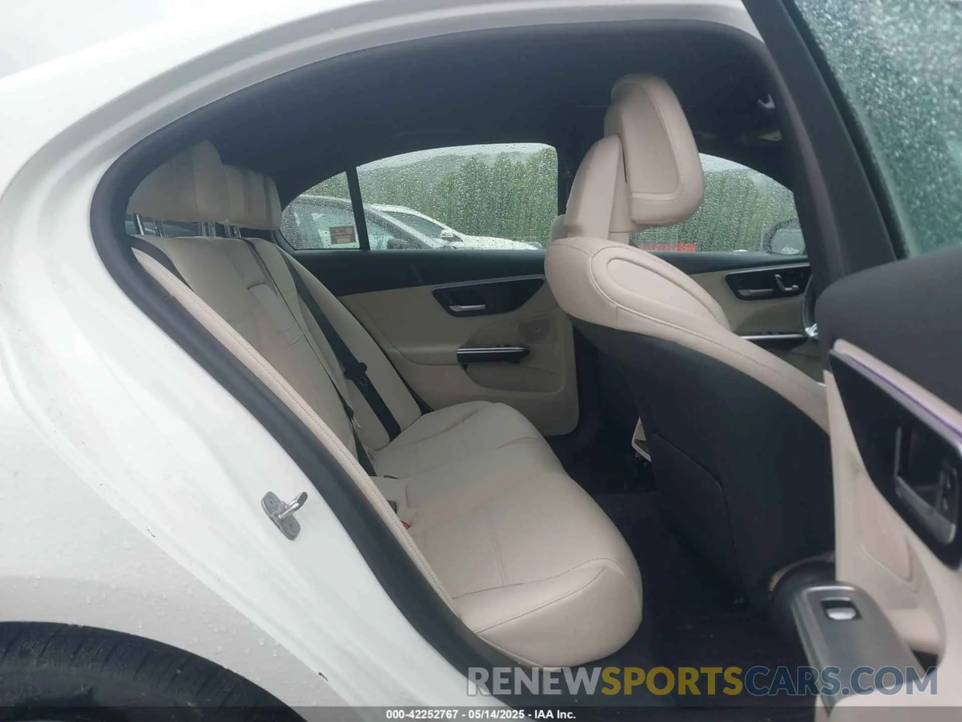 8 fotografías del automóvil dañado W1KAF4HB5RR183782 MERCEDES-BENZ C 300 2024